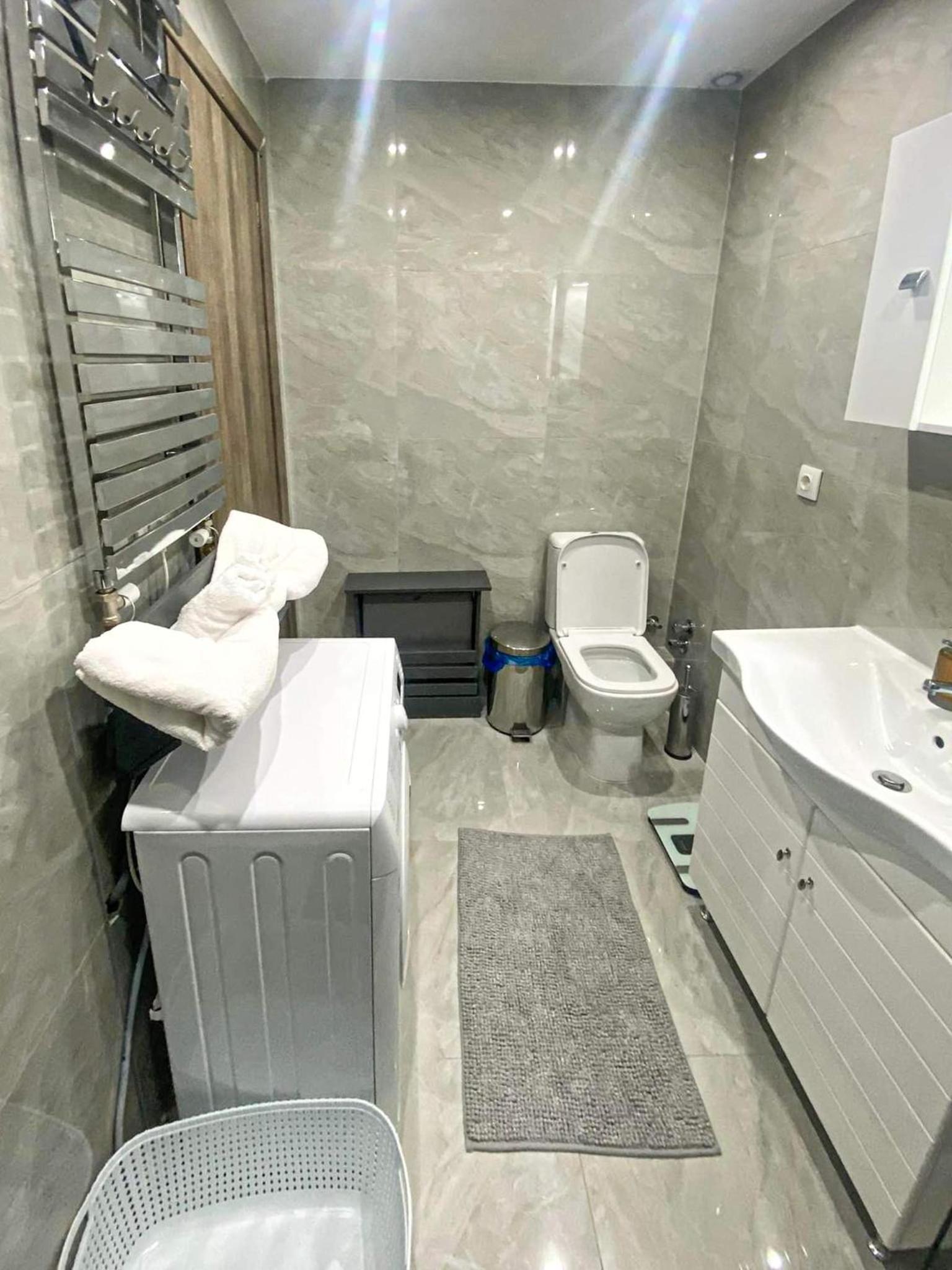 One-Bedroom Apartment - Photo 7