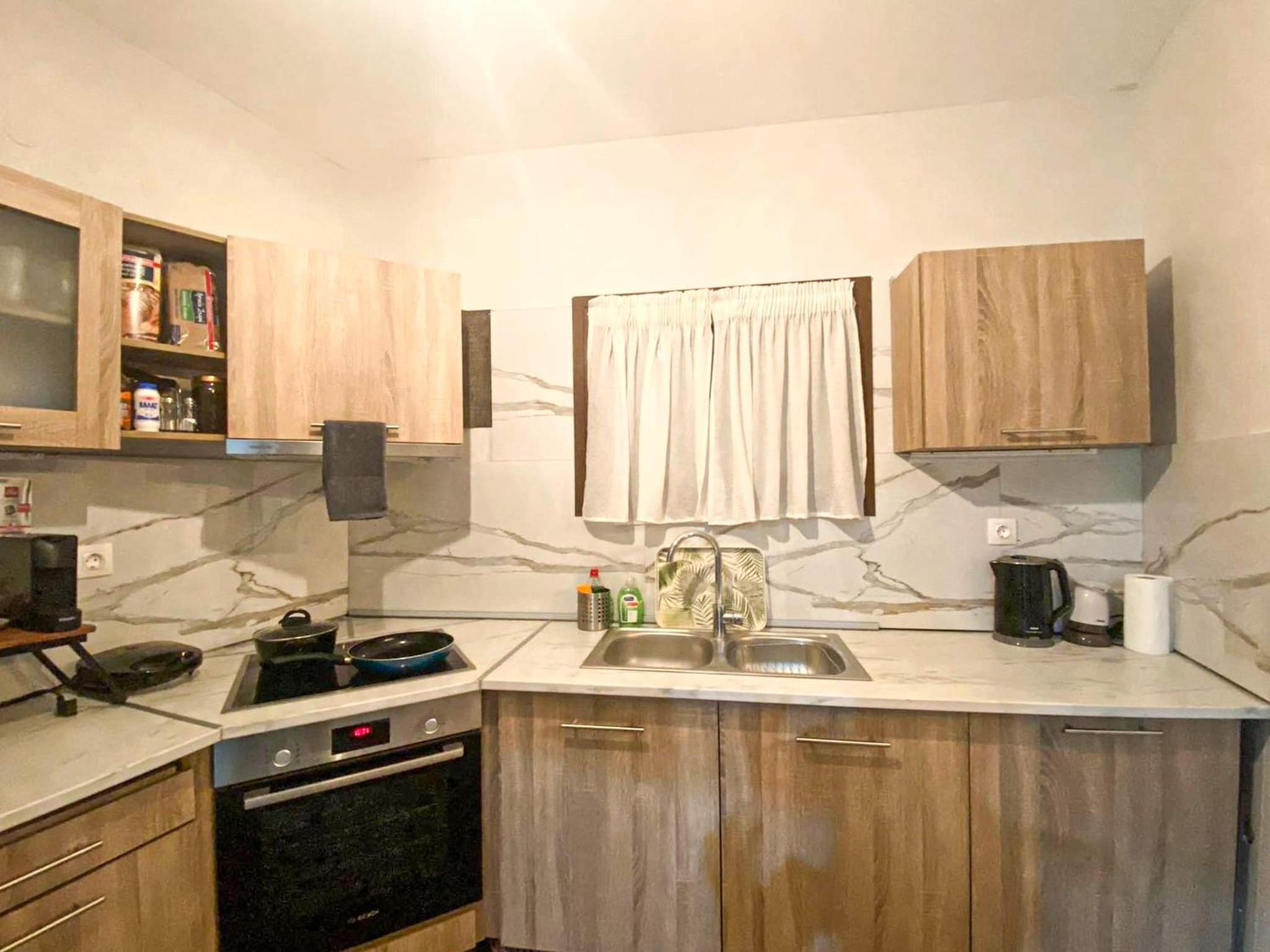 One-Bedroom Apartment - Photo 9