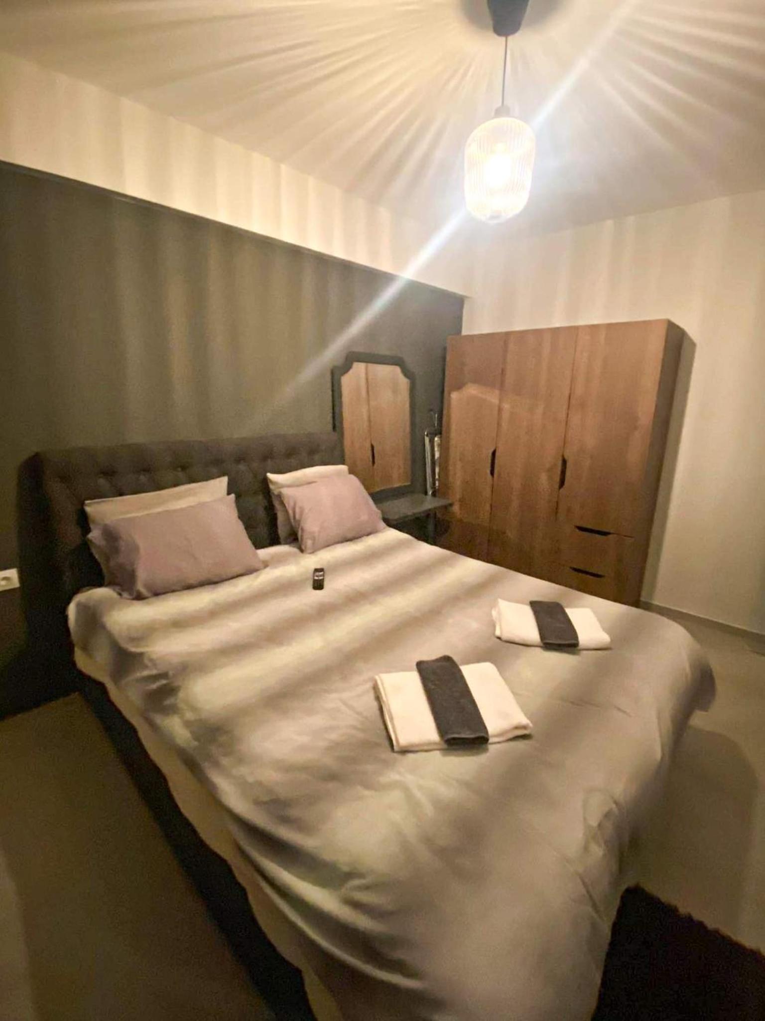 One-Bedroom Apartment - Photo 16