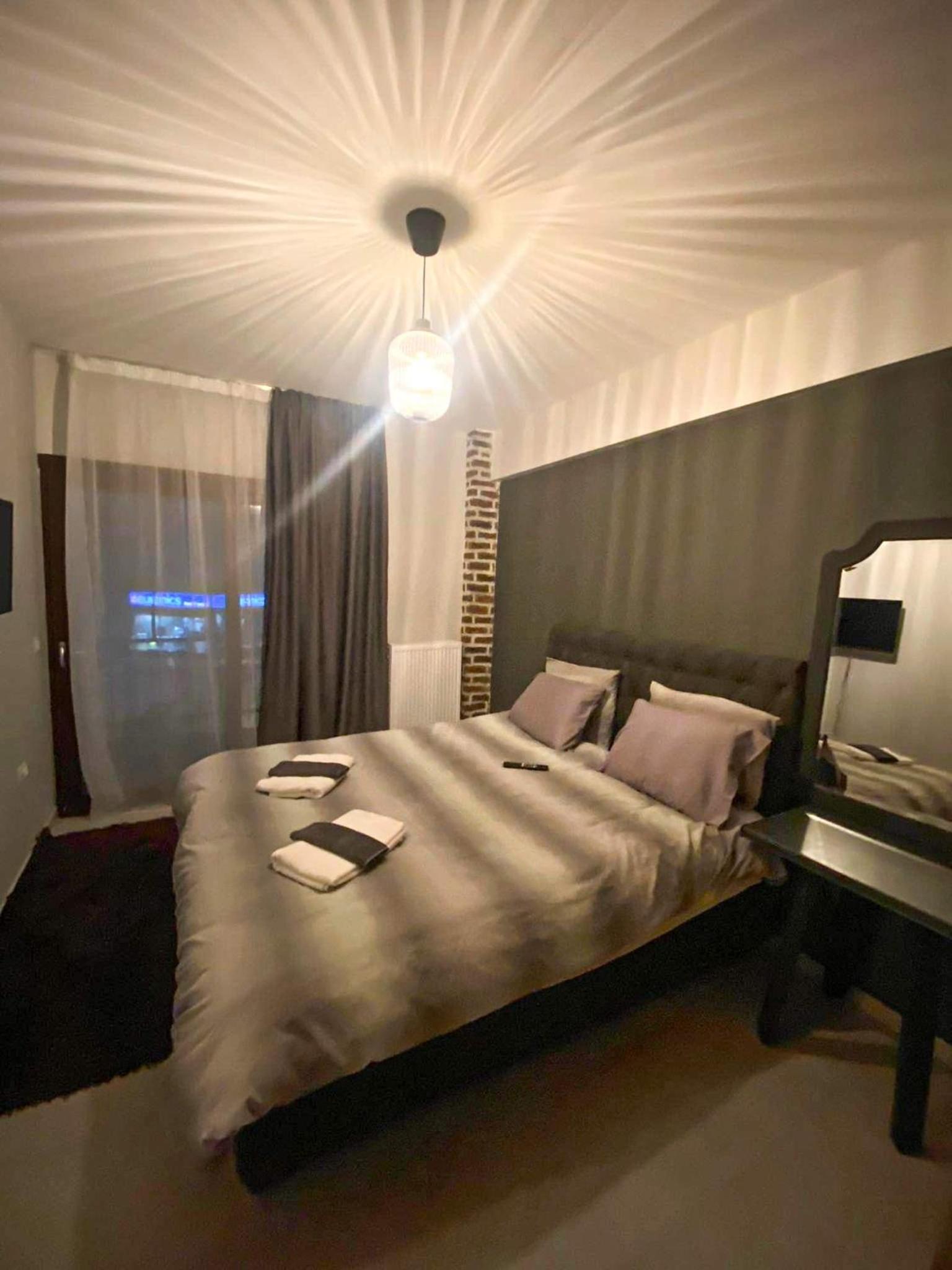 One-Bedroom Apartment - Photo 17