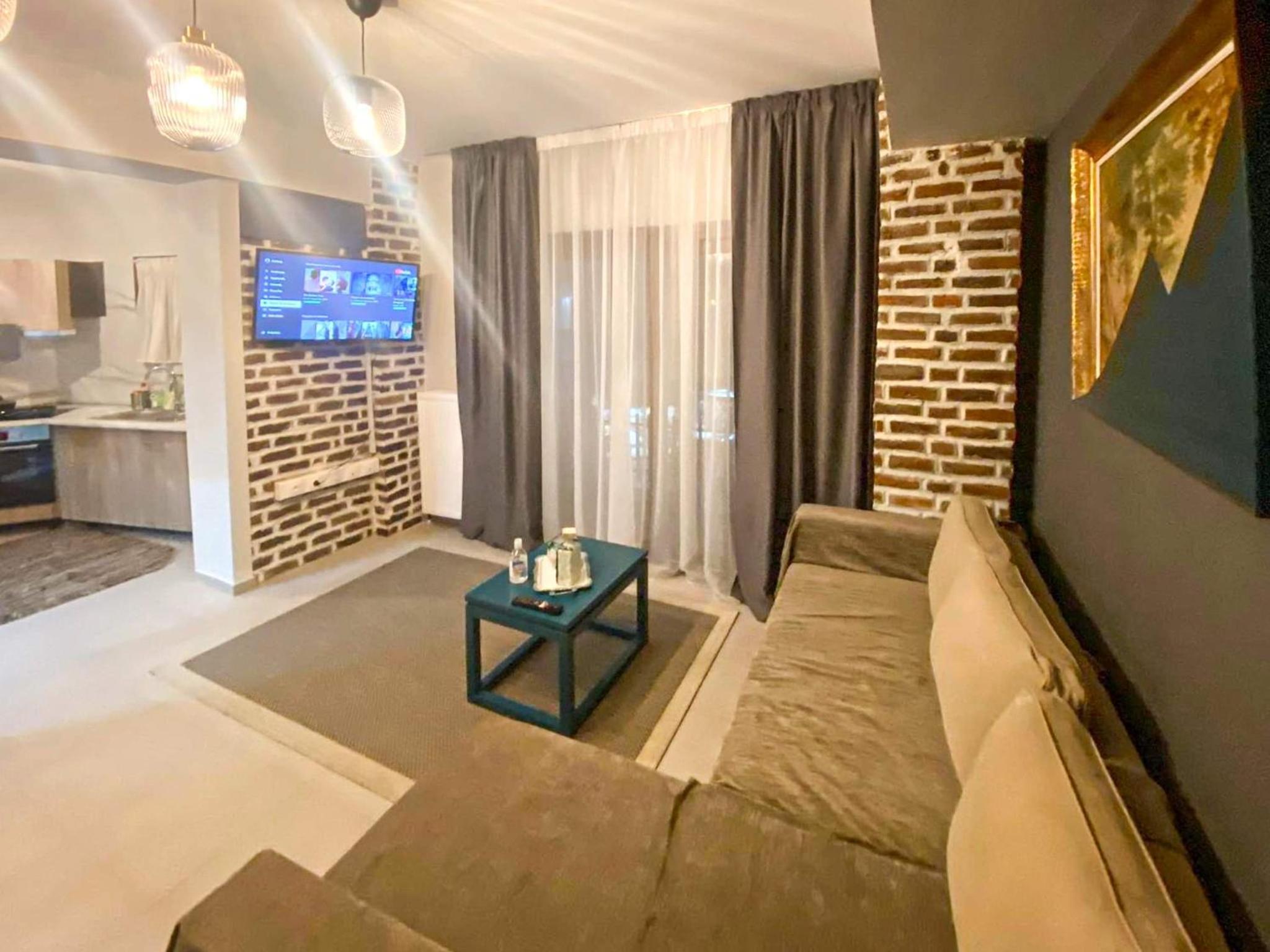 One-Bedroom Apartment - Photo 18
