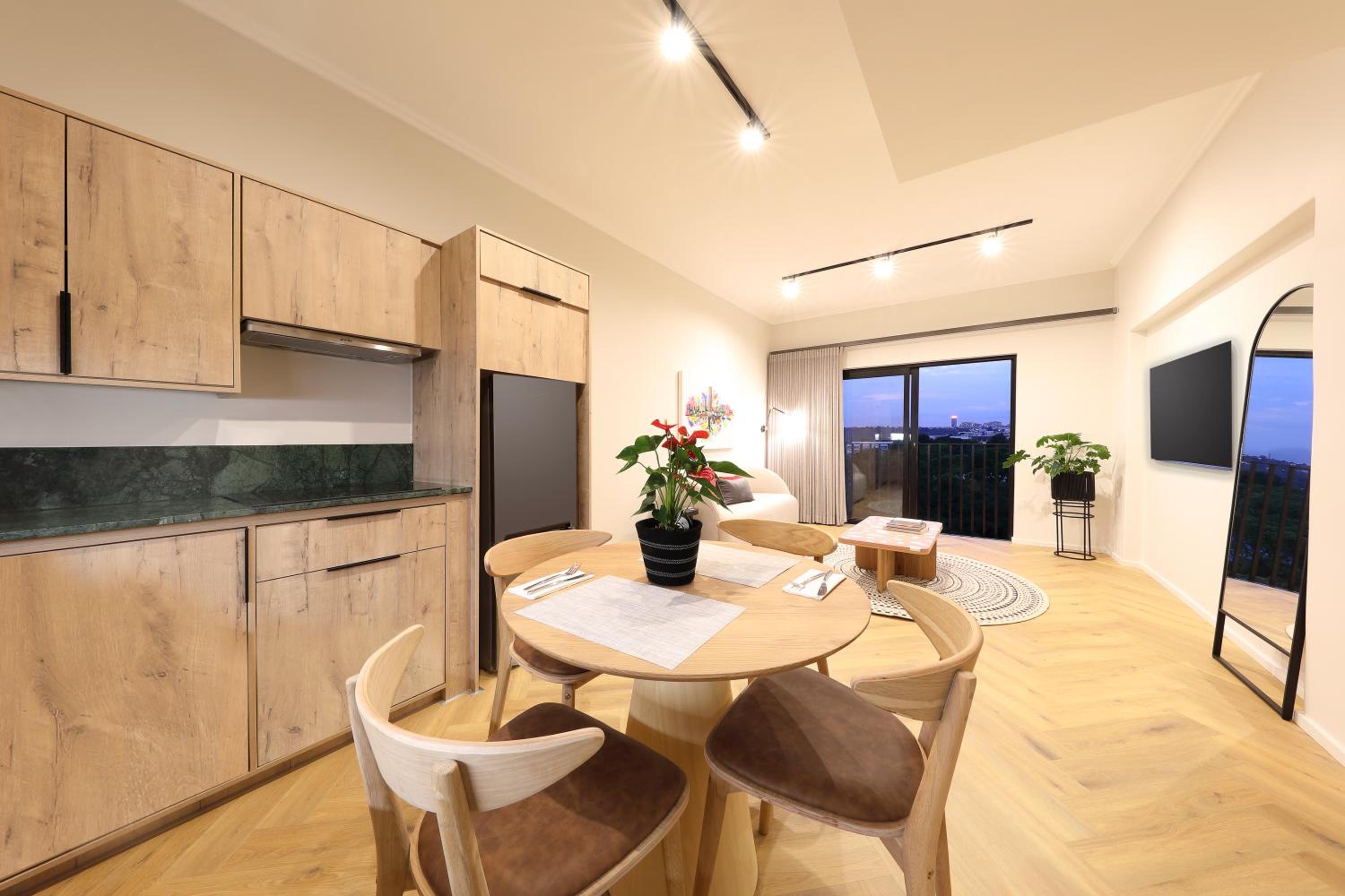 One Bedroom Suite - Photo 3