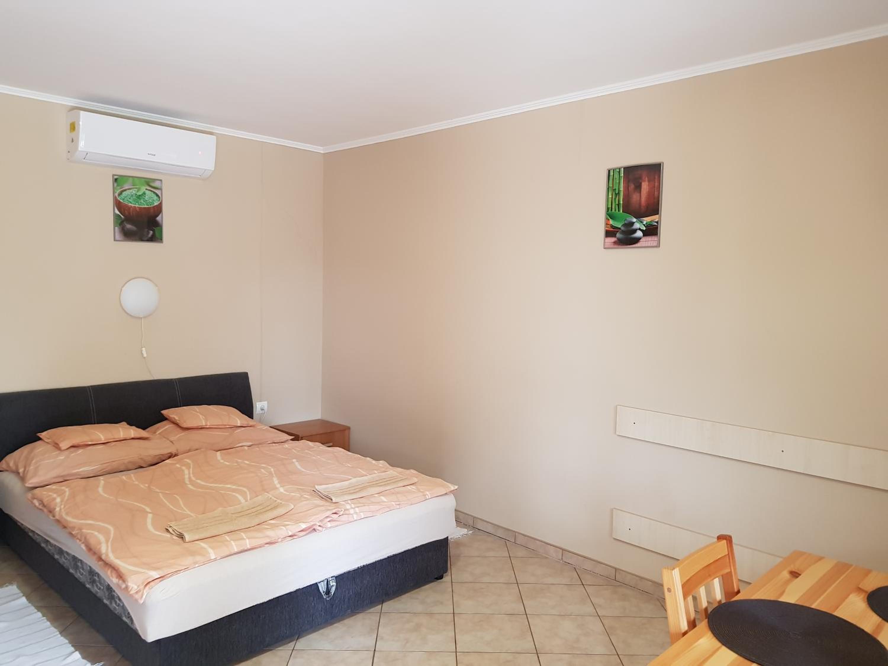 Studio Apartment photo 1