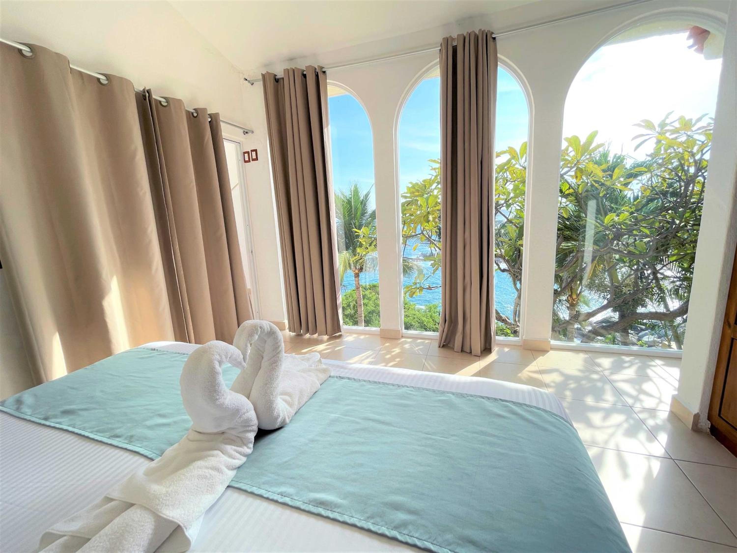 Four-Bedroom House photo 2
