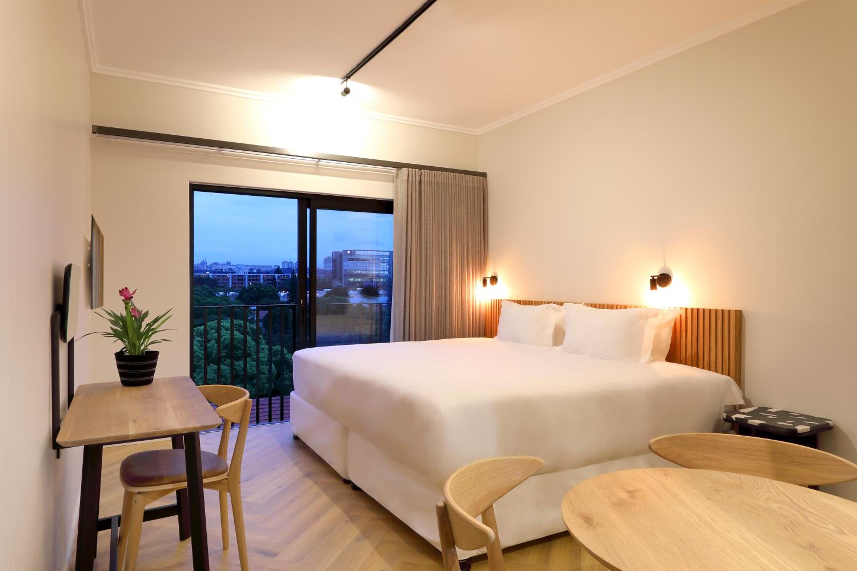 One Bedroom Suite - Photo 7