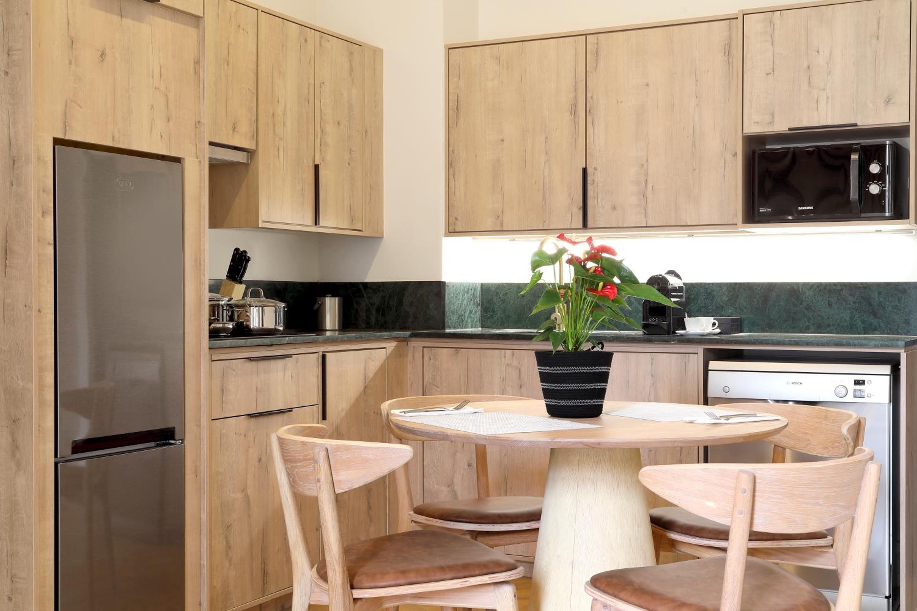 One Bedroom Suite - Photo 5