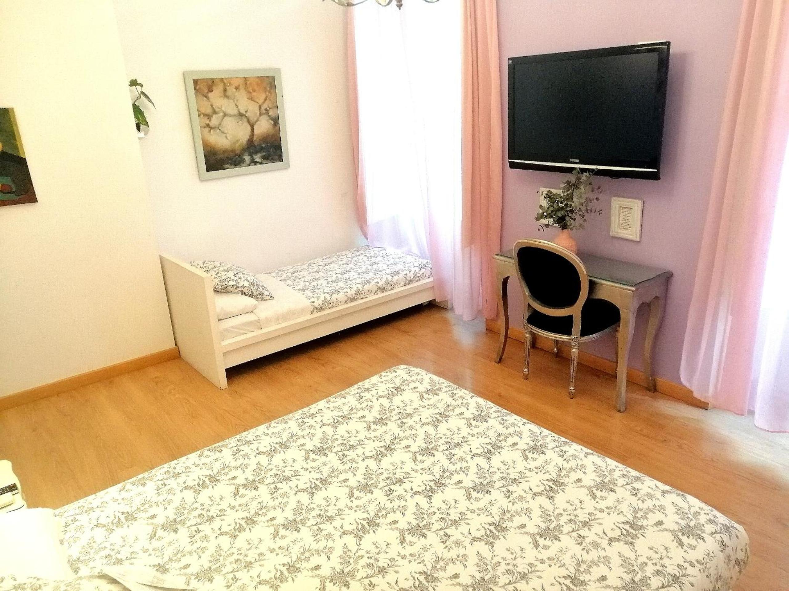 Deluxe Double Room with Extra Bed - Photo 6
