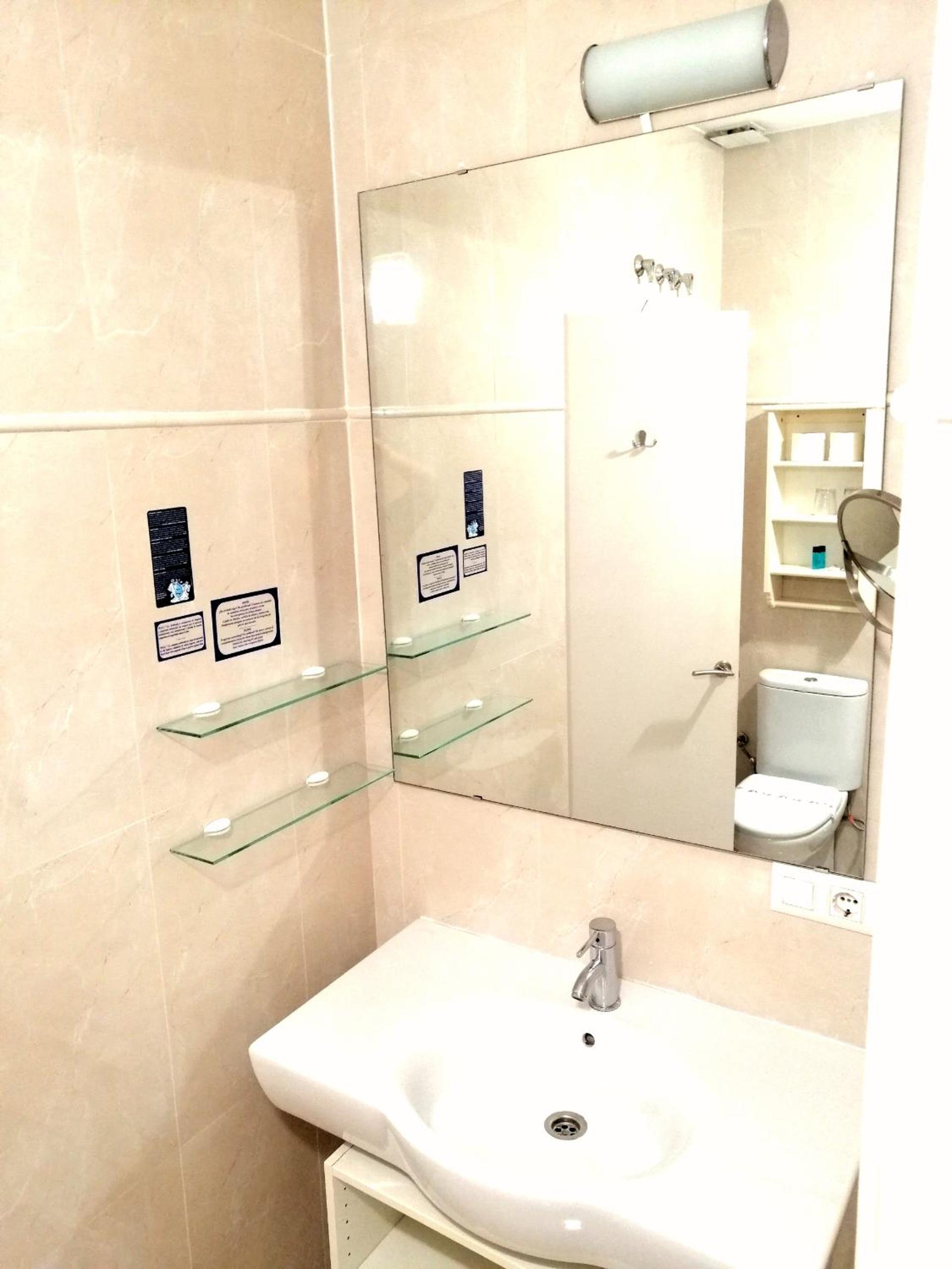 Twin Room - Photo 5
