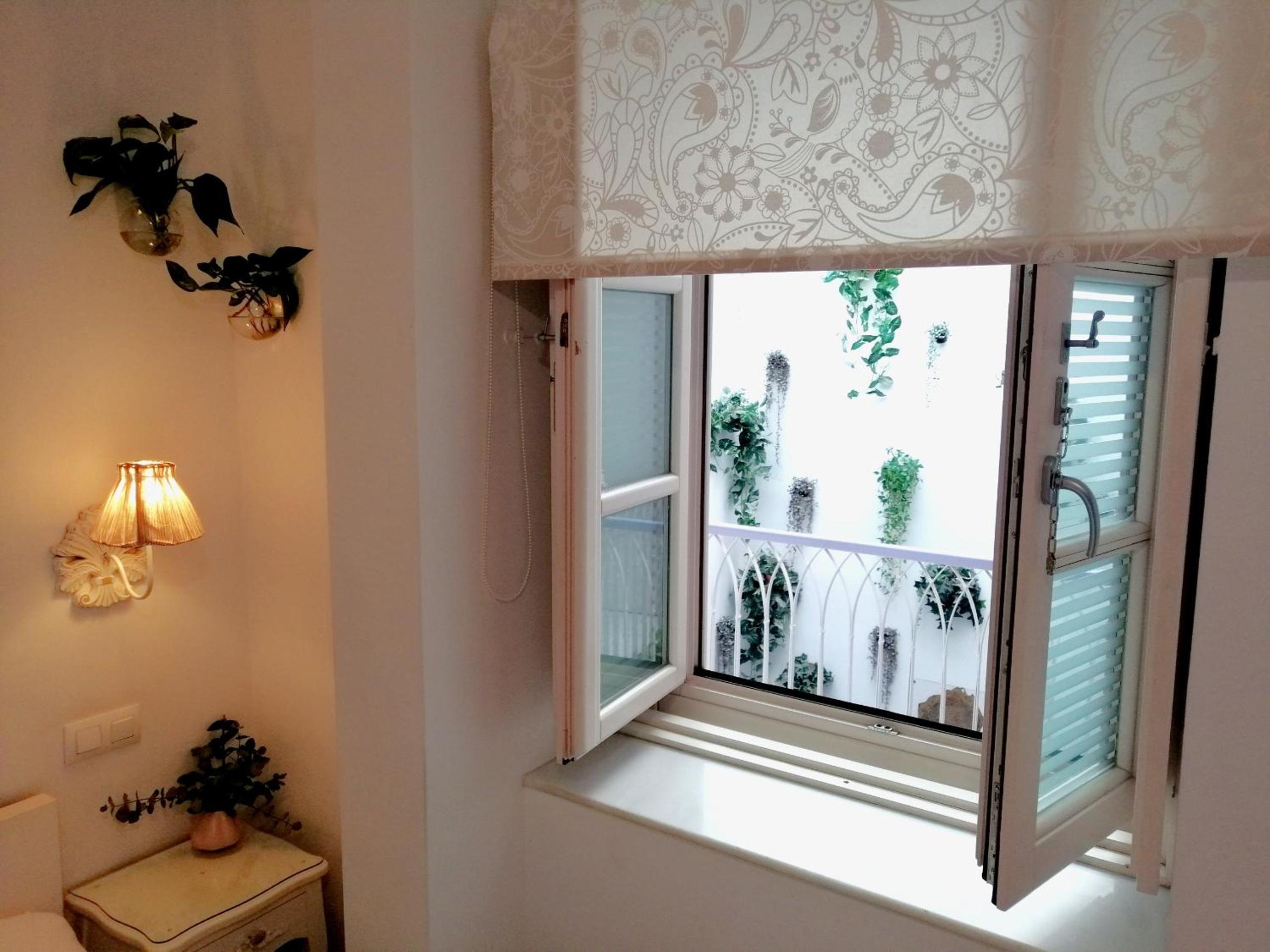 Double Room Interior - Photo 8