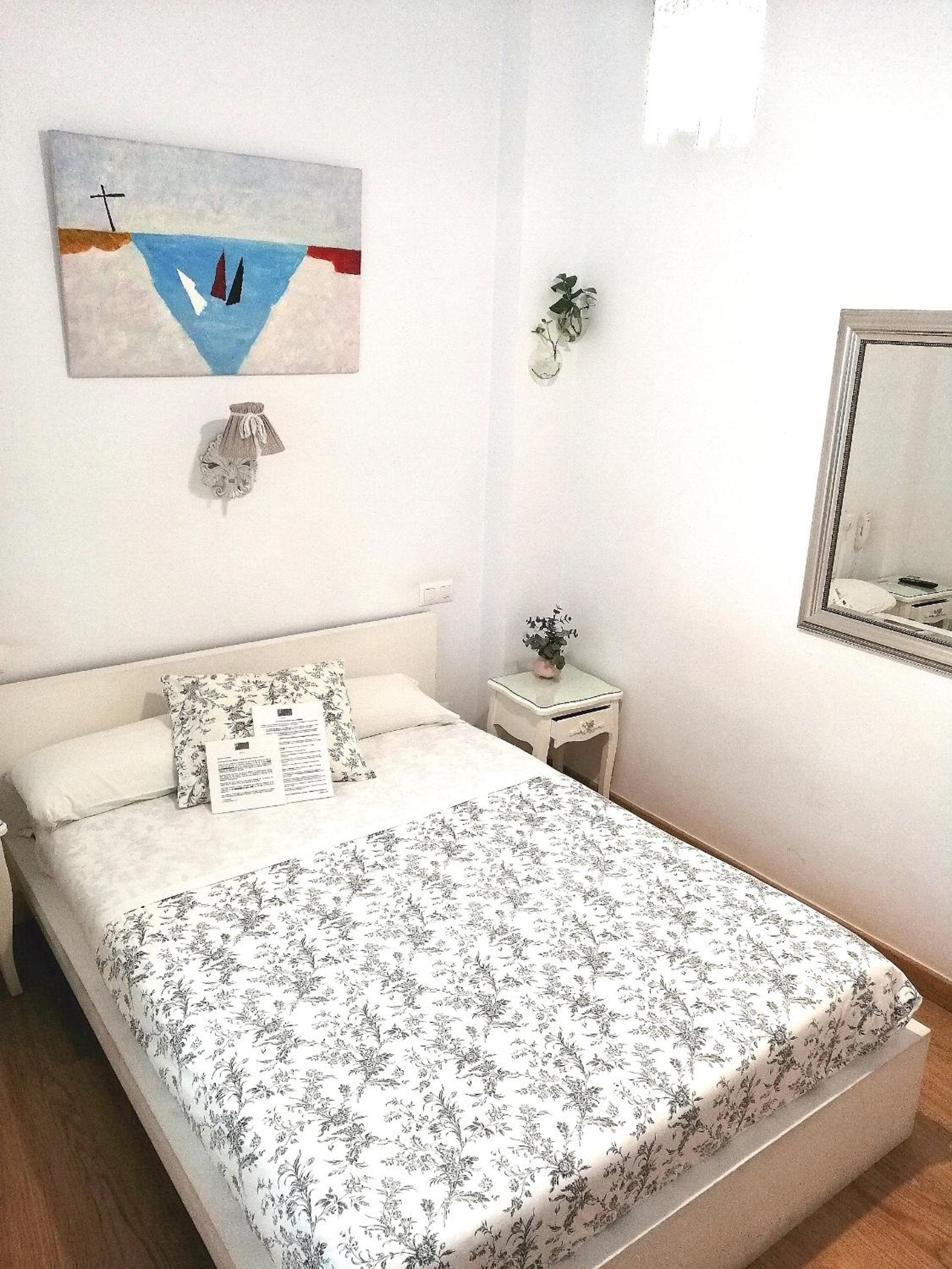 Double Room Interior - Photo 2