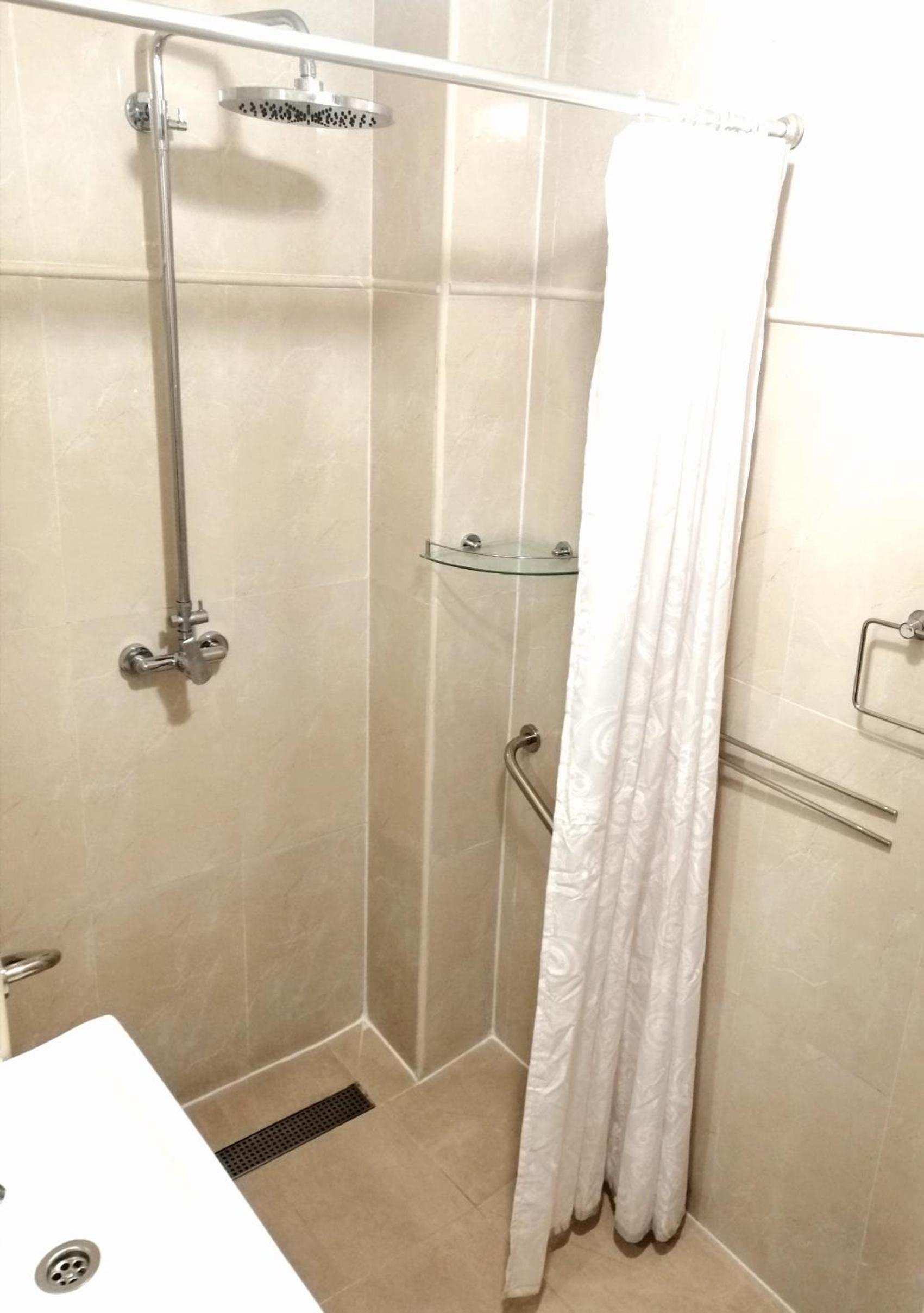 Double Room Interior Disability Access - Photo 4