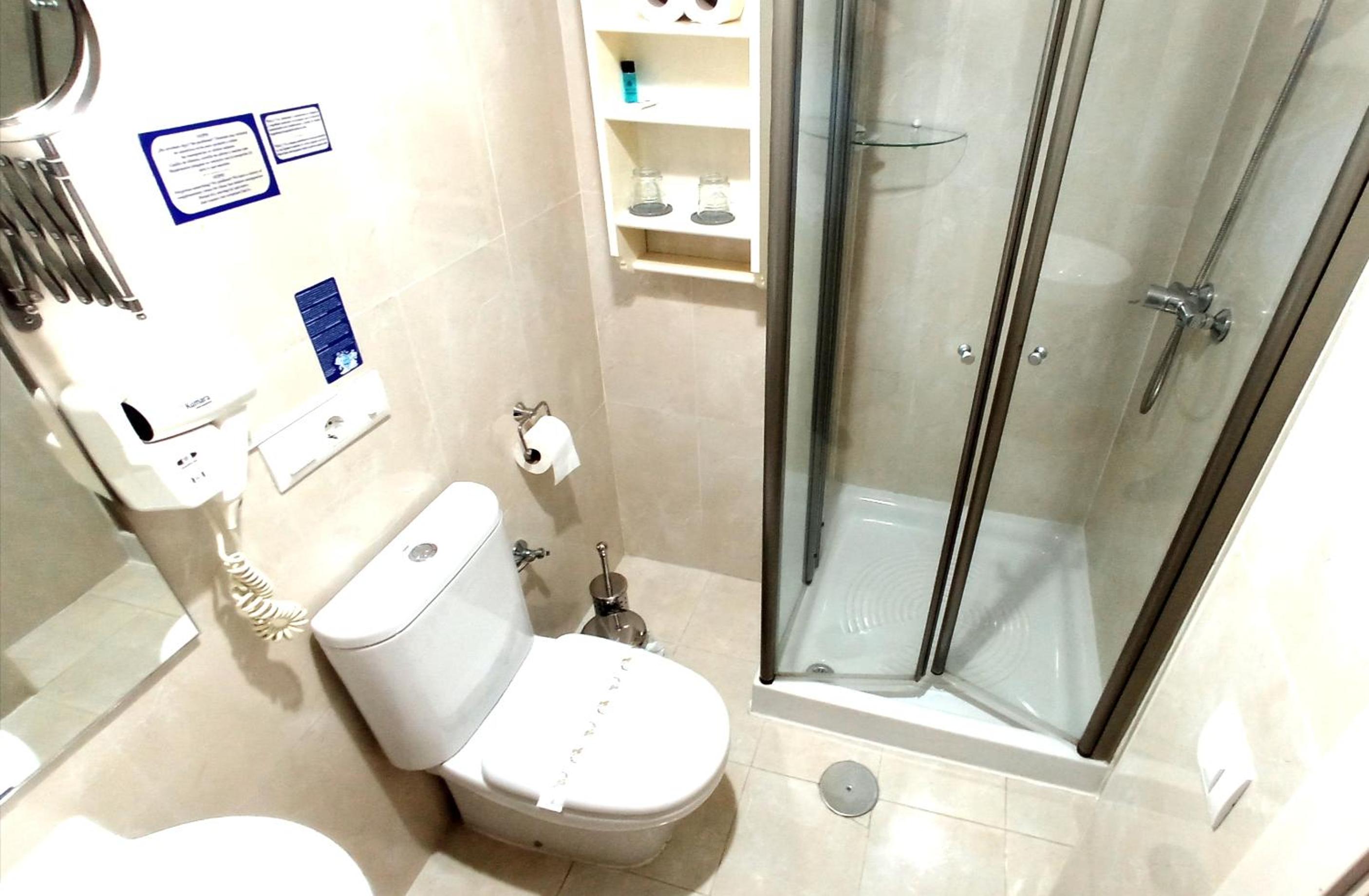 Small Double Room - Ground Floor - Photo 6