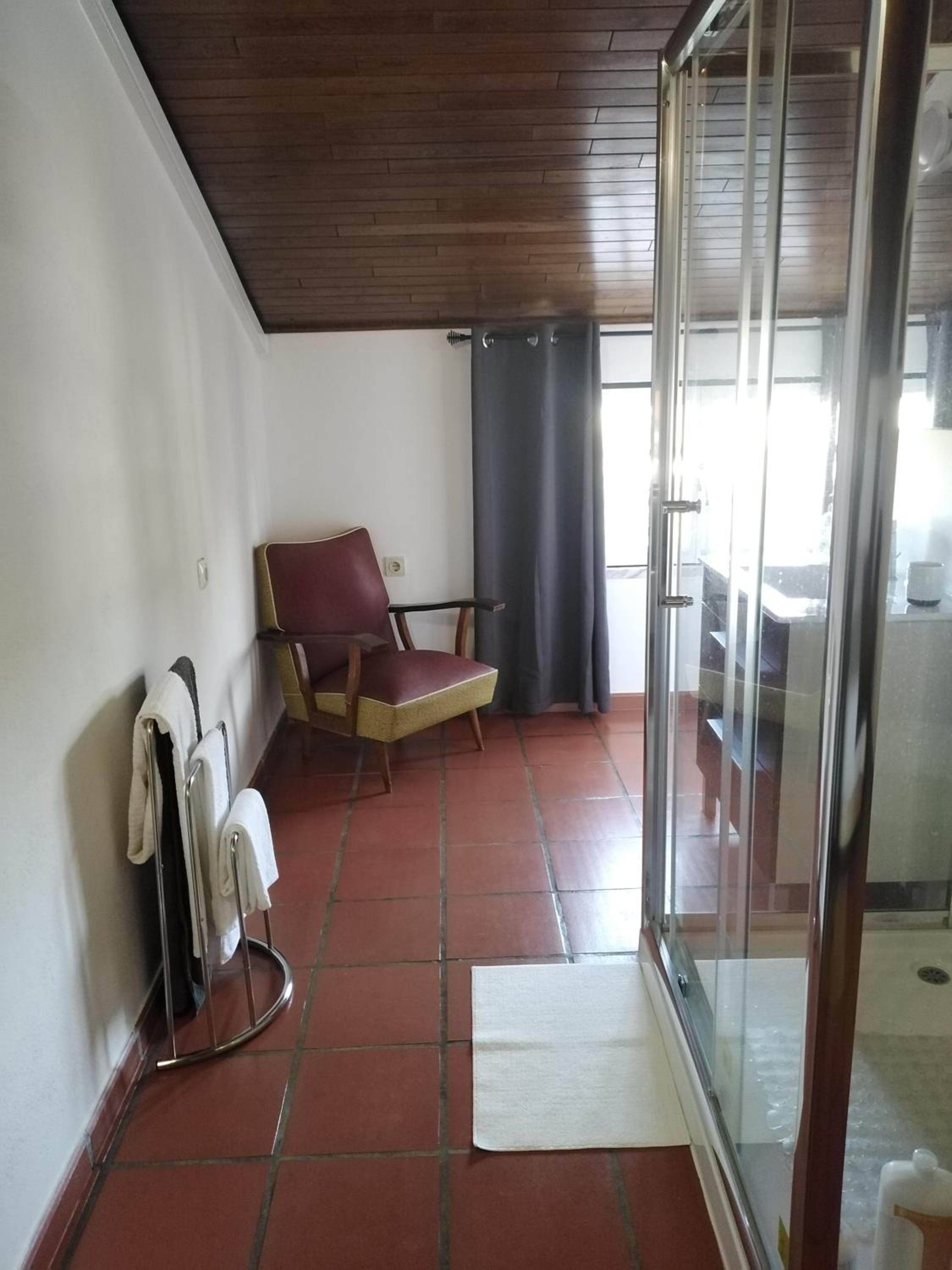 Twin Room with Bathroom photo 2
