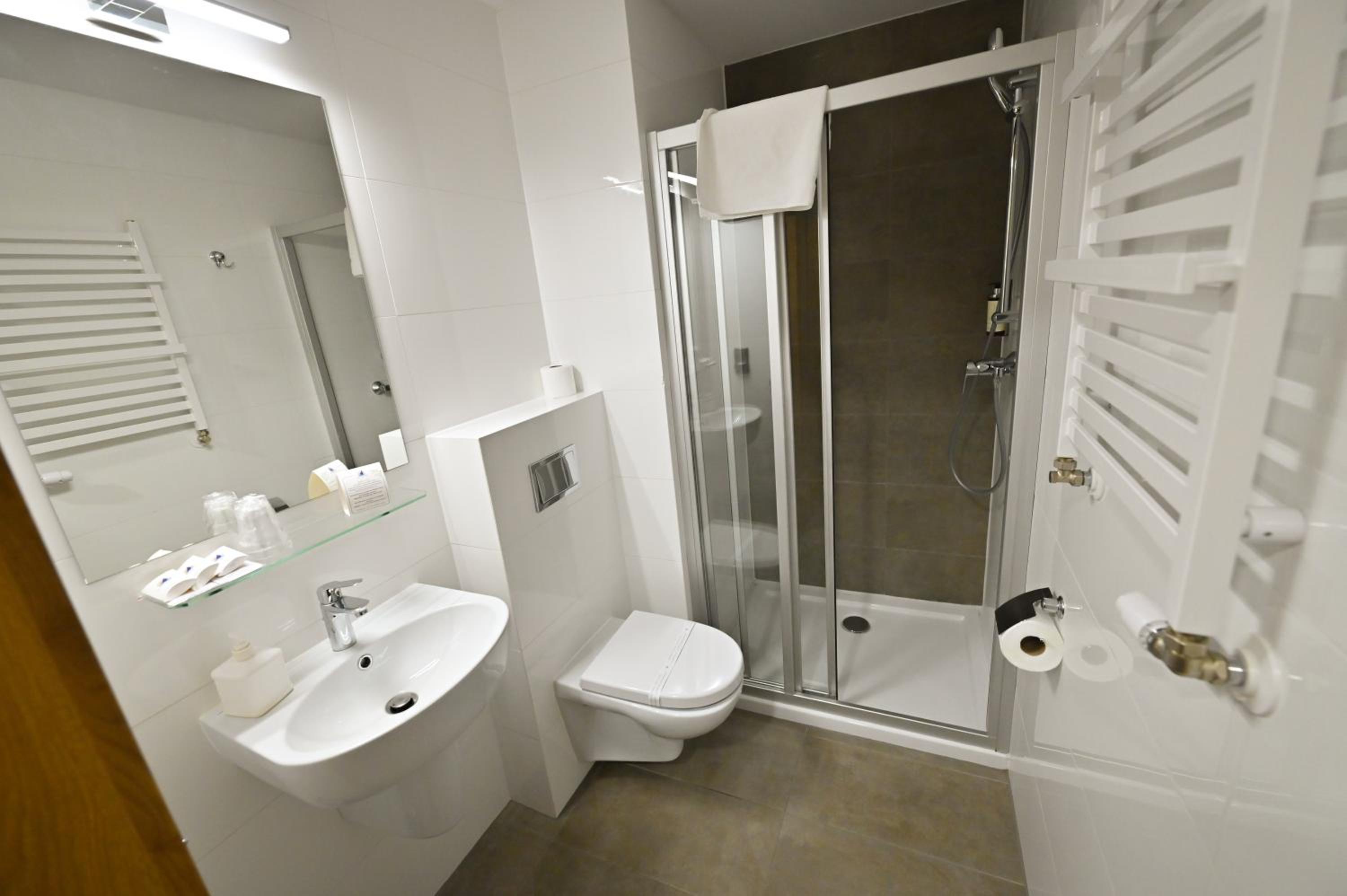 Standard Double Room - Photo 4