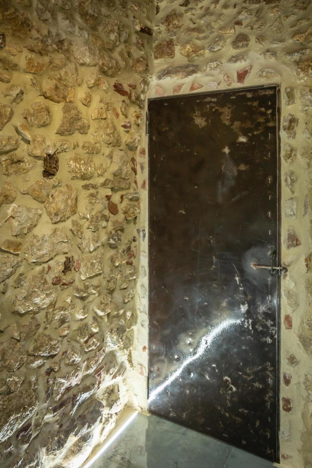 Family Room - Photo 13