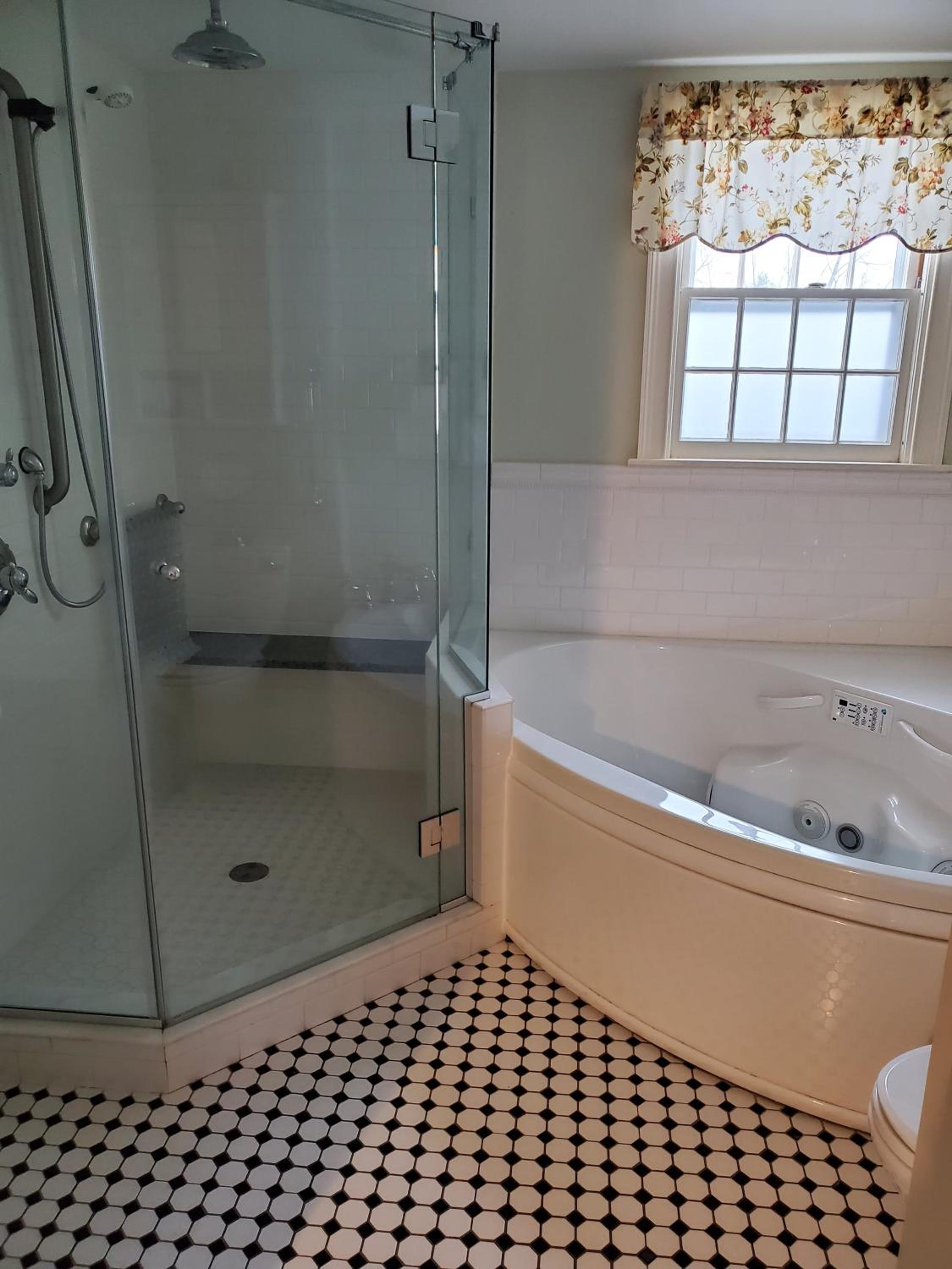 King Suite (Pet Friendly Rooms)  photo 3