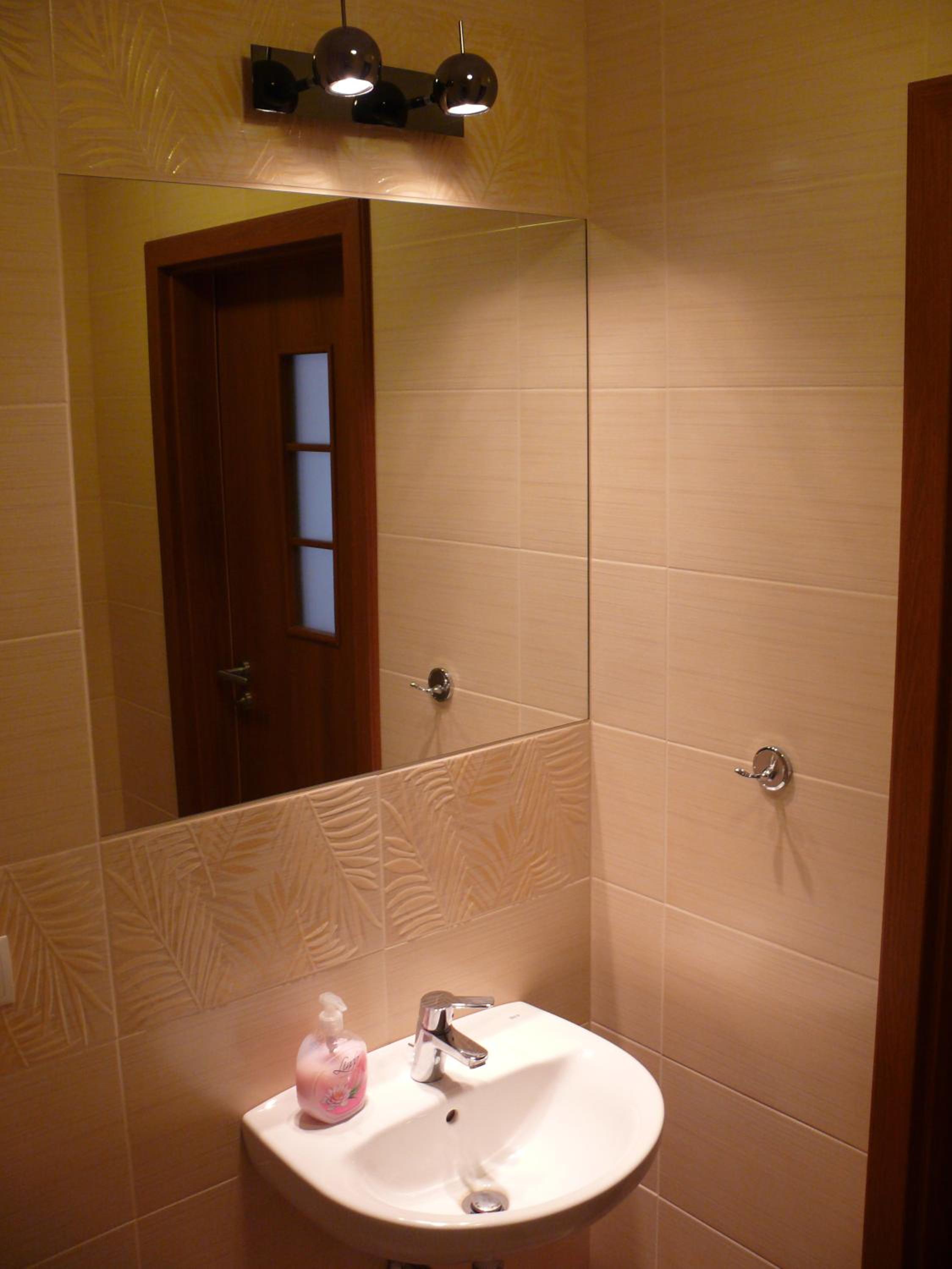 Apartment with Balcony - Photo 3