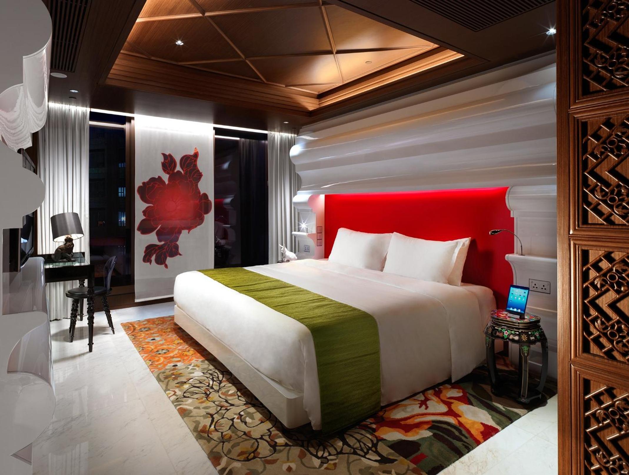 Full Moon Premier King Room with Partial Harbor View photo 3