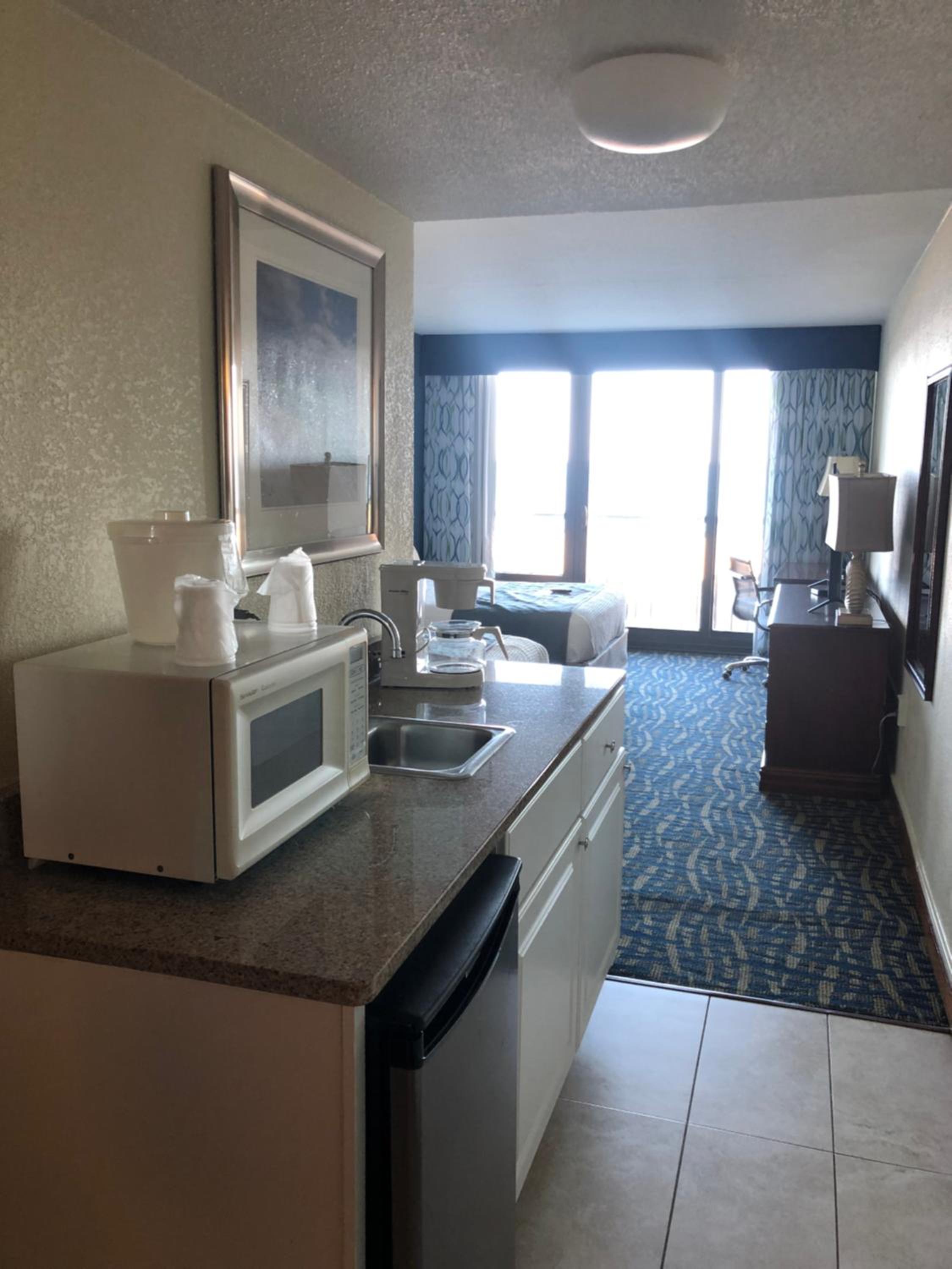 Standard room with Two Double Beds - Oceanfront - Private Balcony - Photo 2