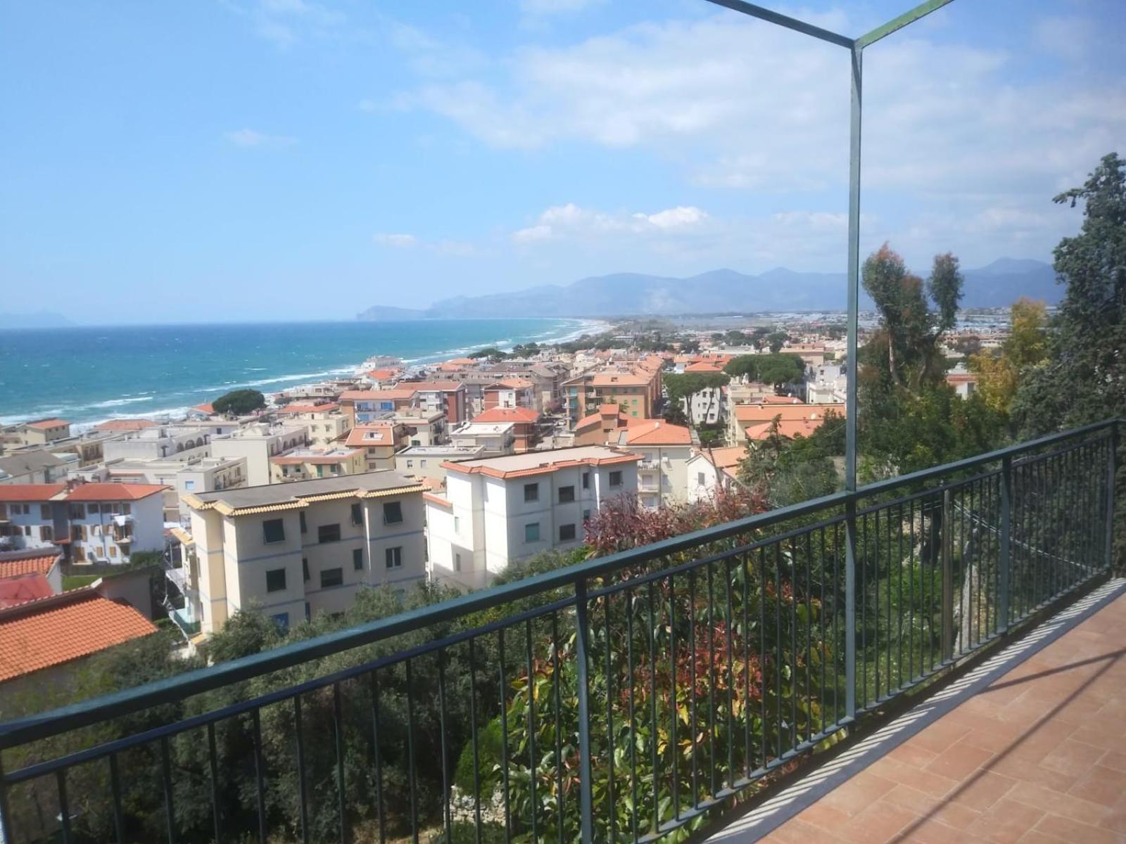 Apartment with Sea View photo 2