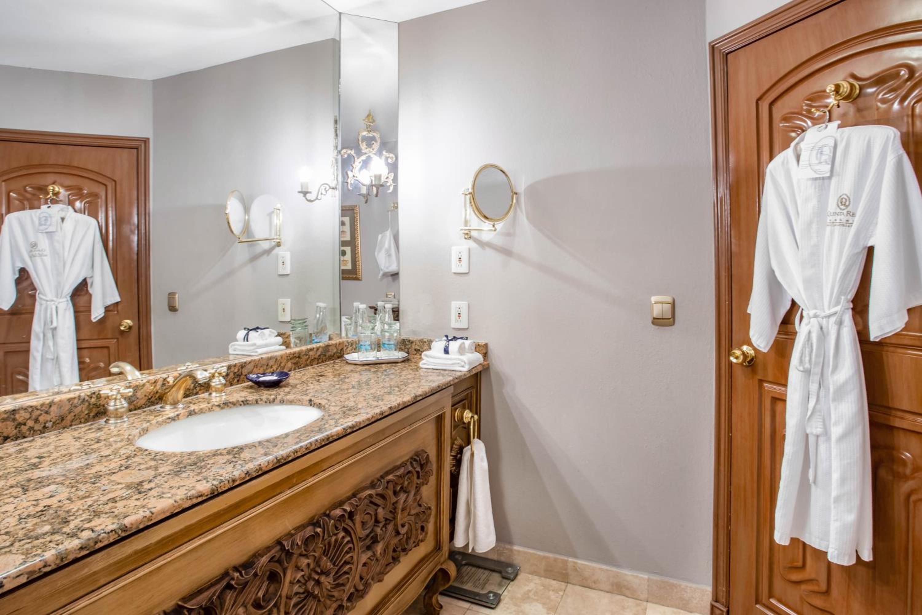 Master Suite Two Beds