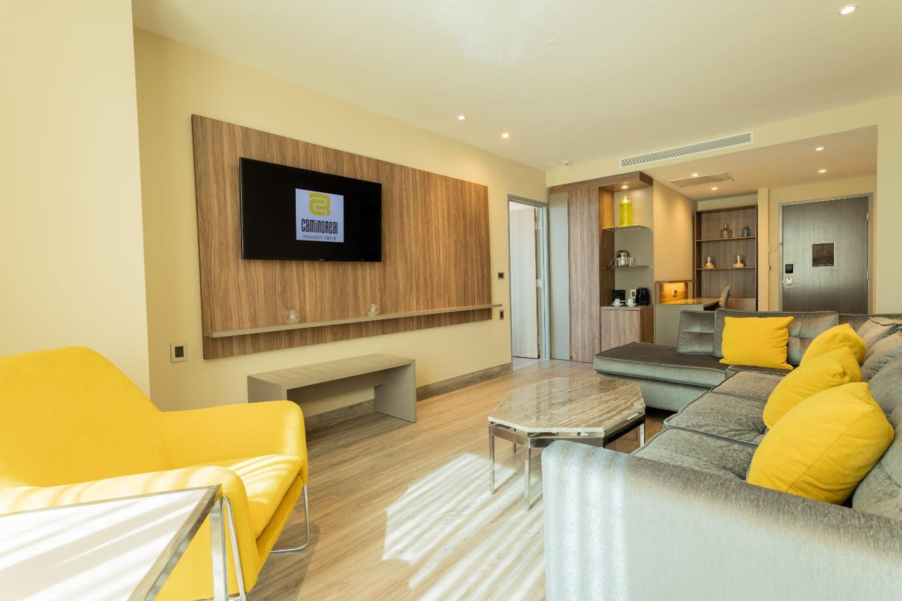 Superior King Suite