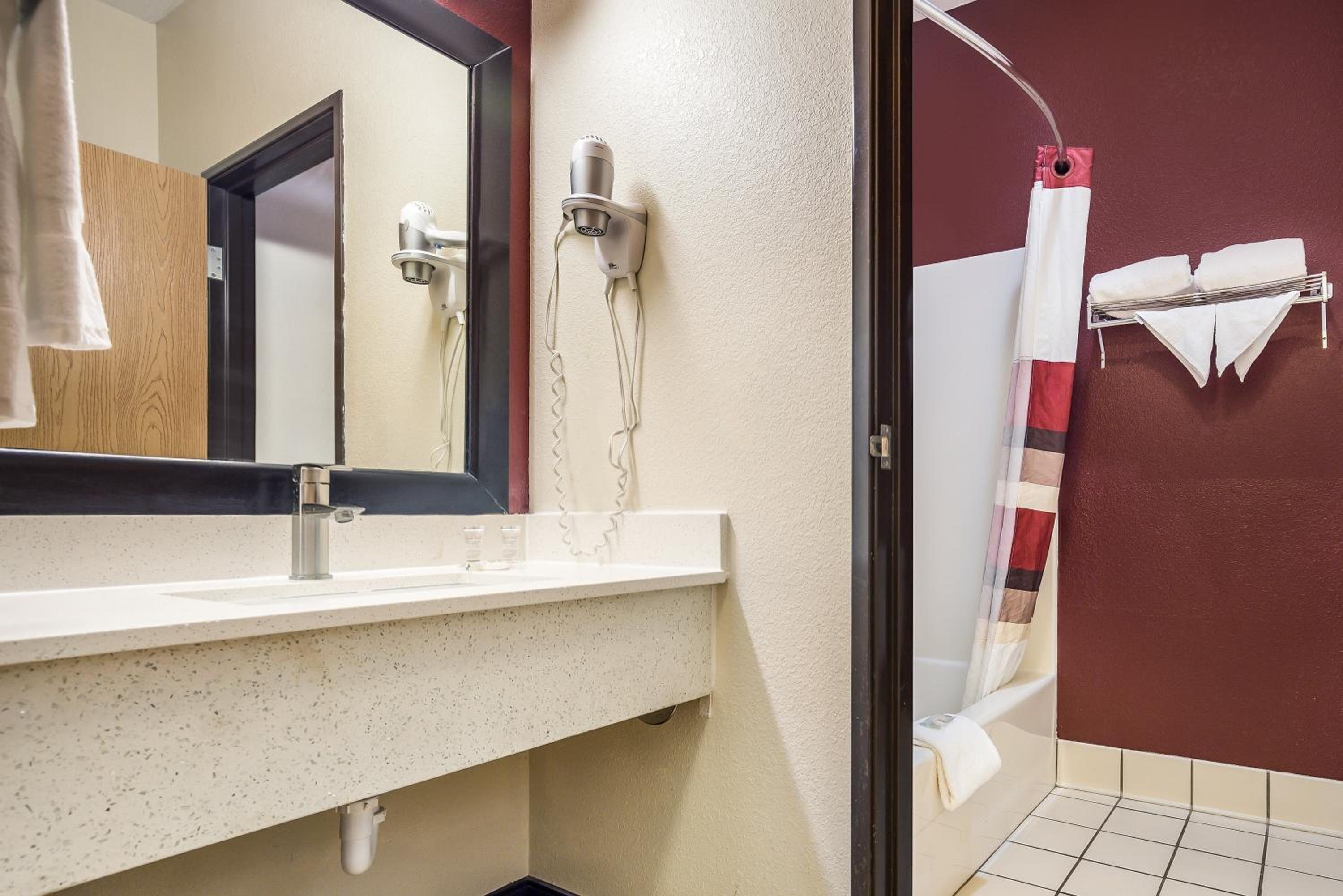 Superior King Room - Smoke Free - Photo 4