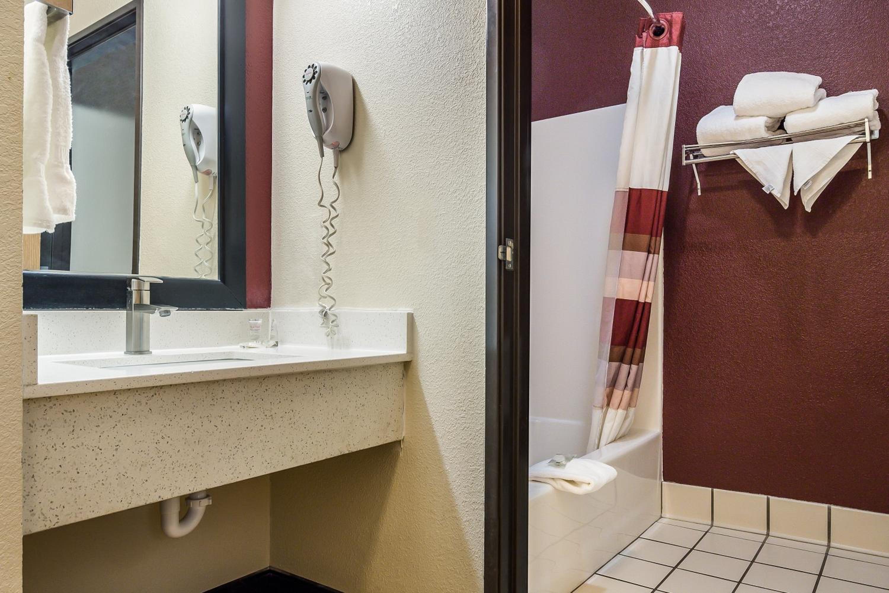 Deluxe King Room - Smoke Free - Photo 4