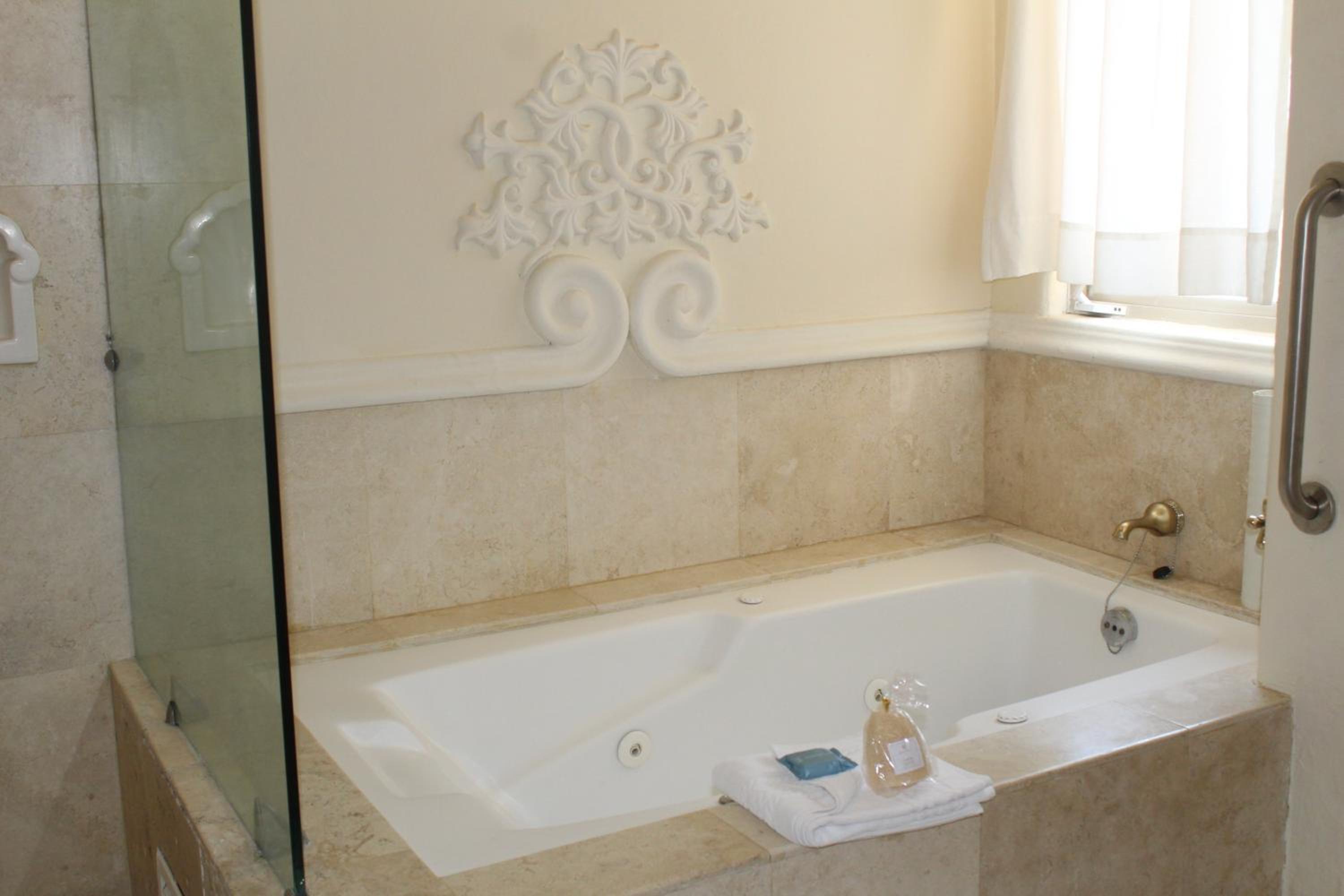 Governor Suite King photo 3