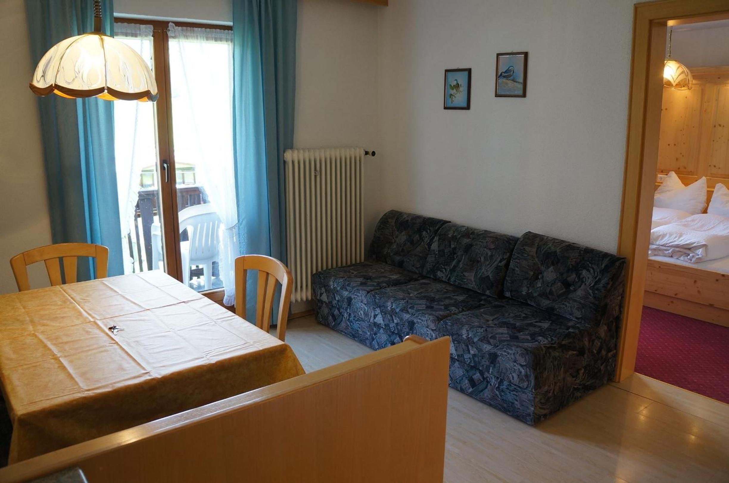 One-Bedroom Apartment - Photo 3