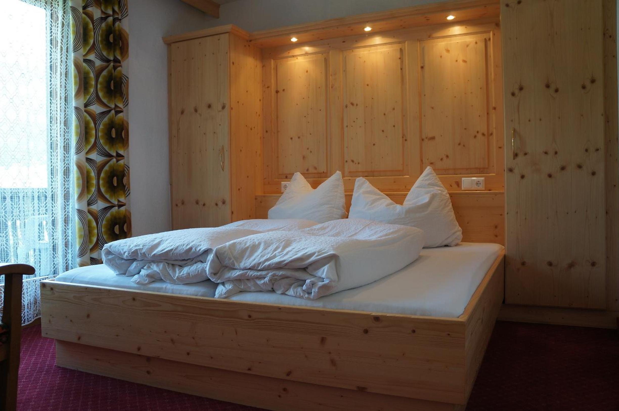 One-Bedroom Apartment - Photo 1