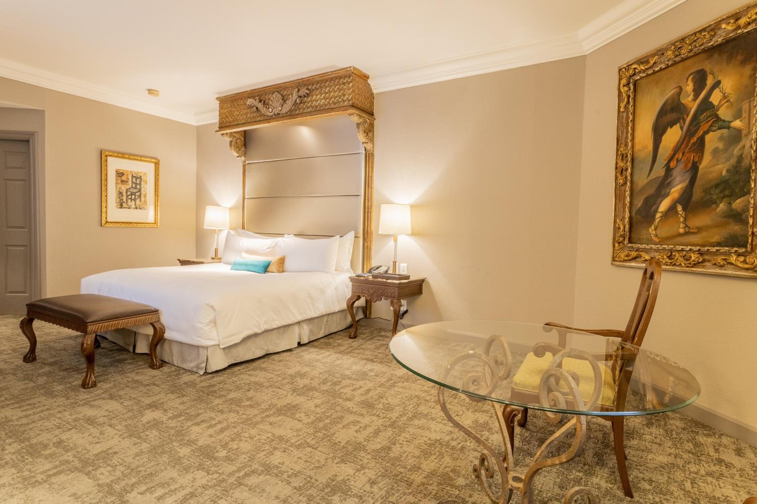 Master Suite King  - Photo 2