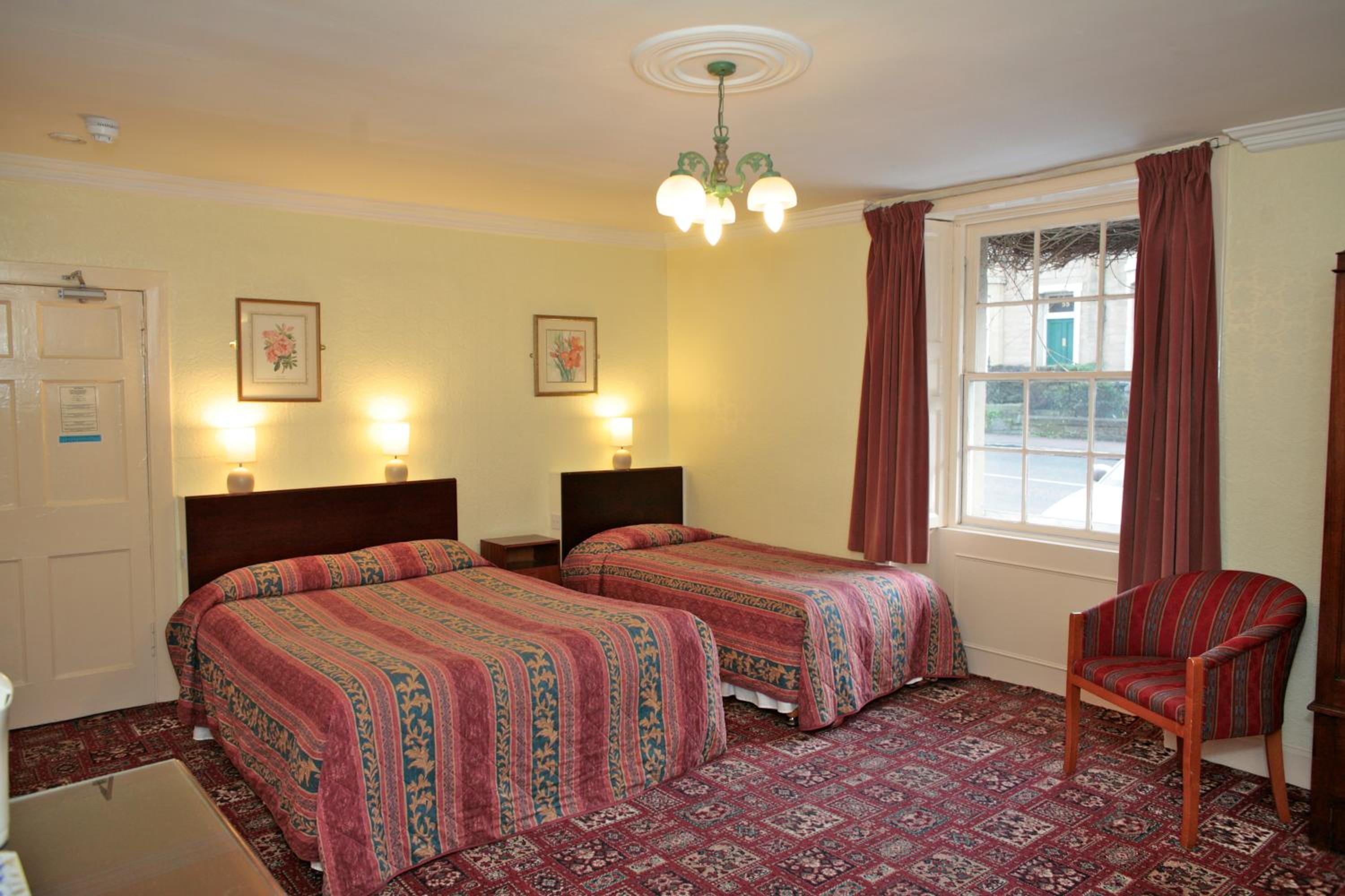 Triple Room with Shared Bathroom - Photo 3