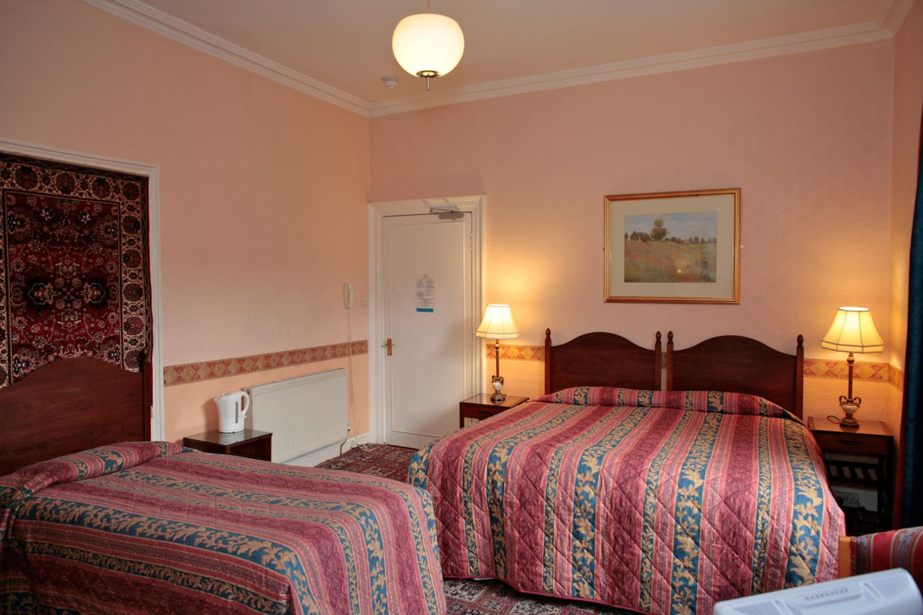 Triple Room with Shared Bathroom - Photo 1