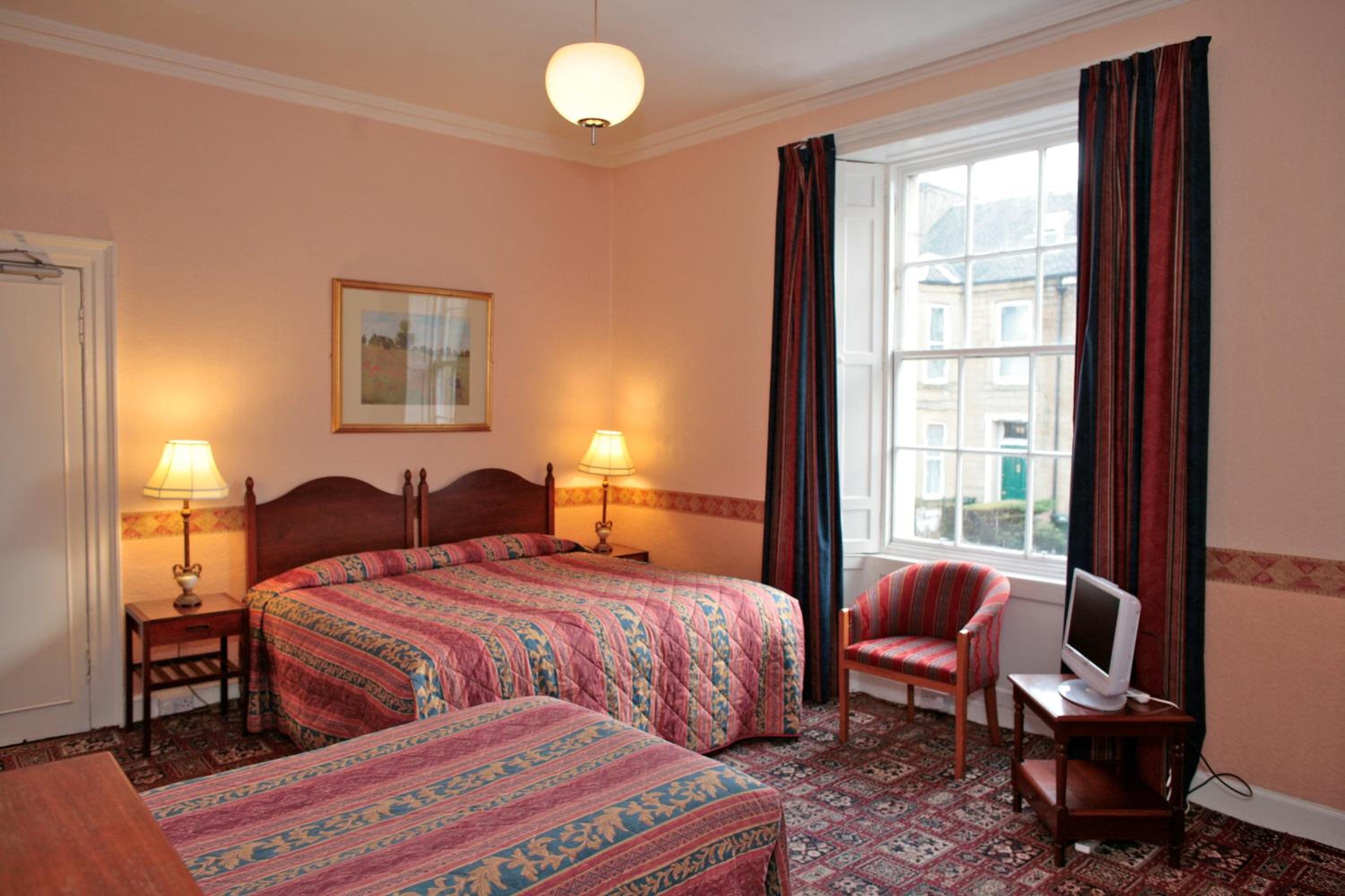 Triple Room with Shower - Photo 8