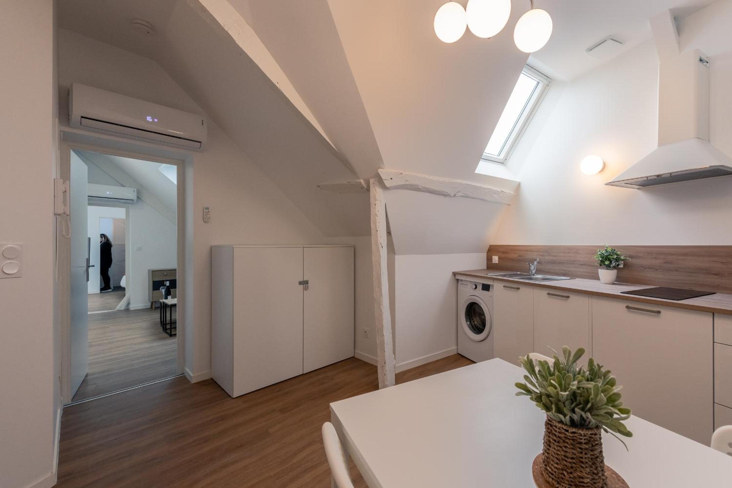One-Bedroom Apartment - Photo 7