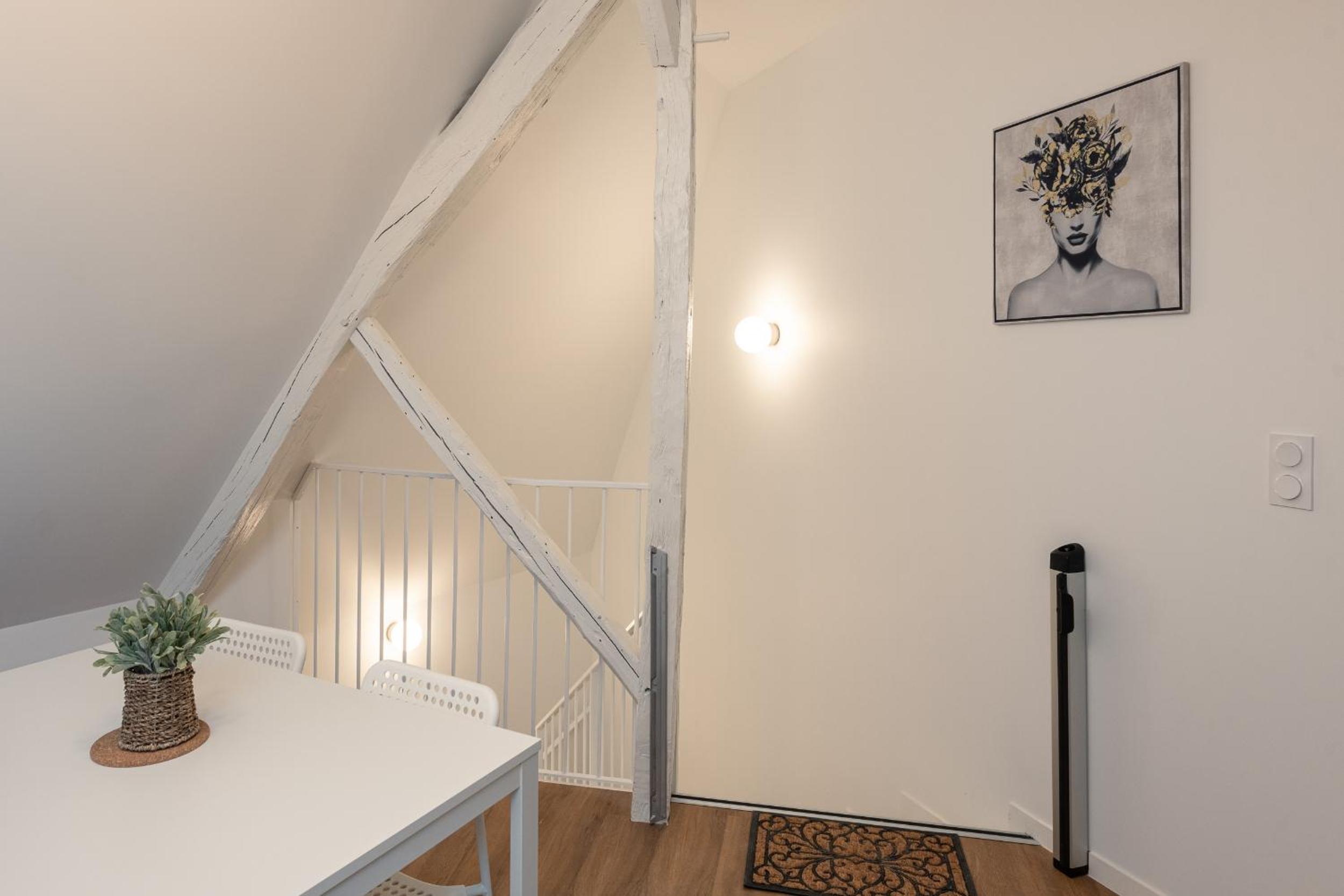 One-Bedroom Apartment - Photo 12