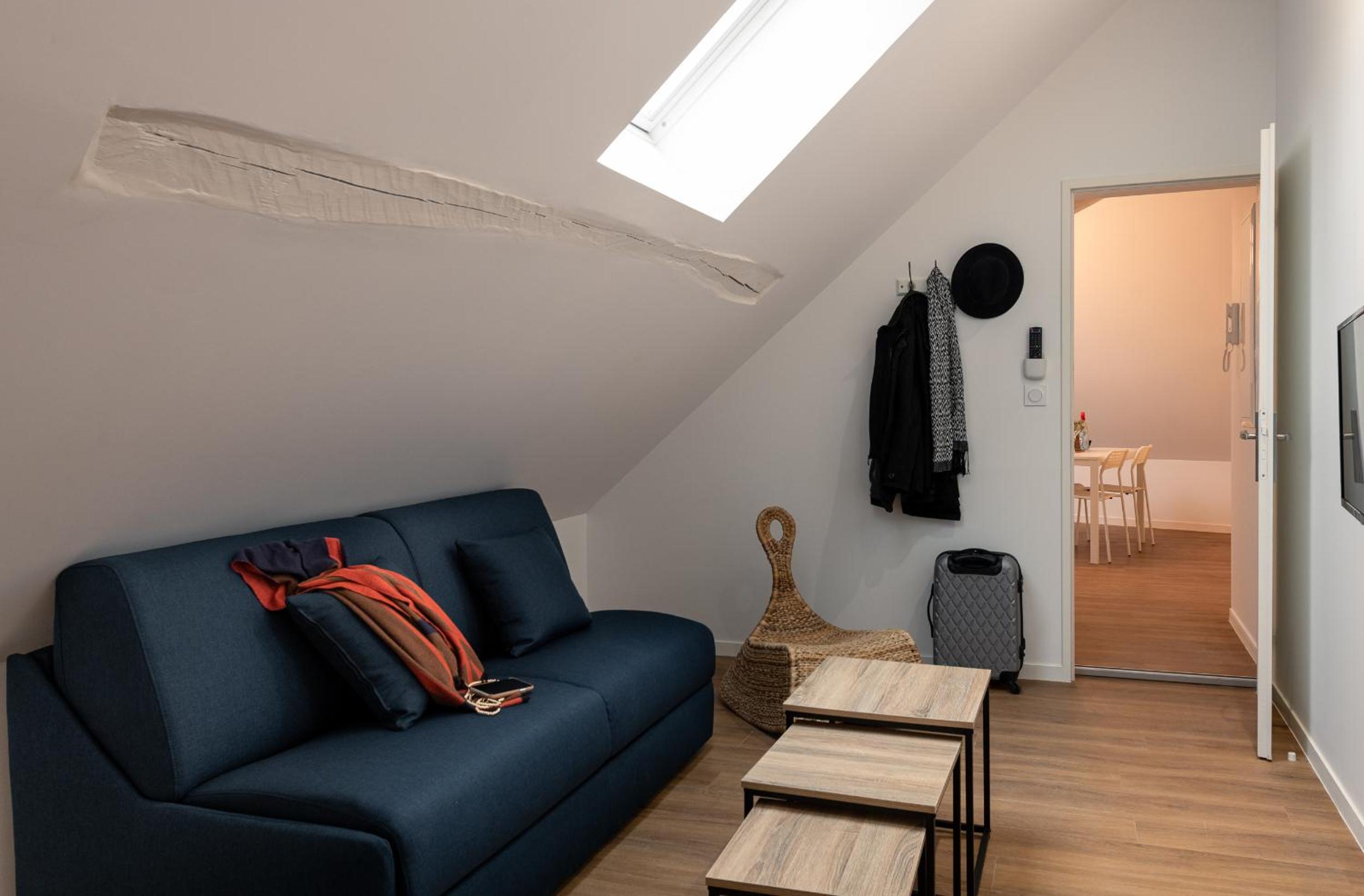 One-Bedroom Apartment - Photo 3