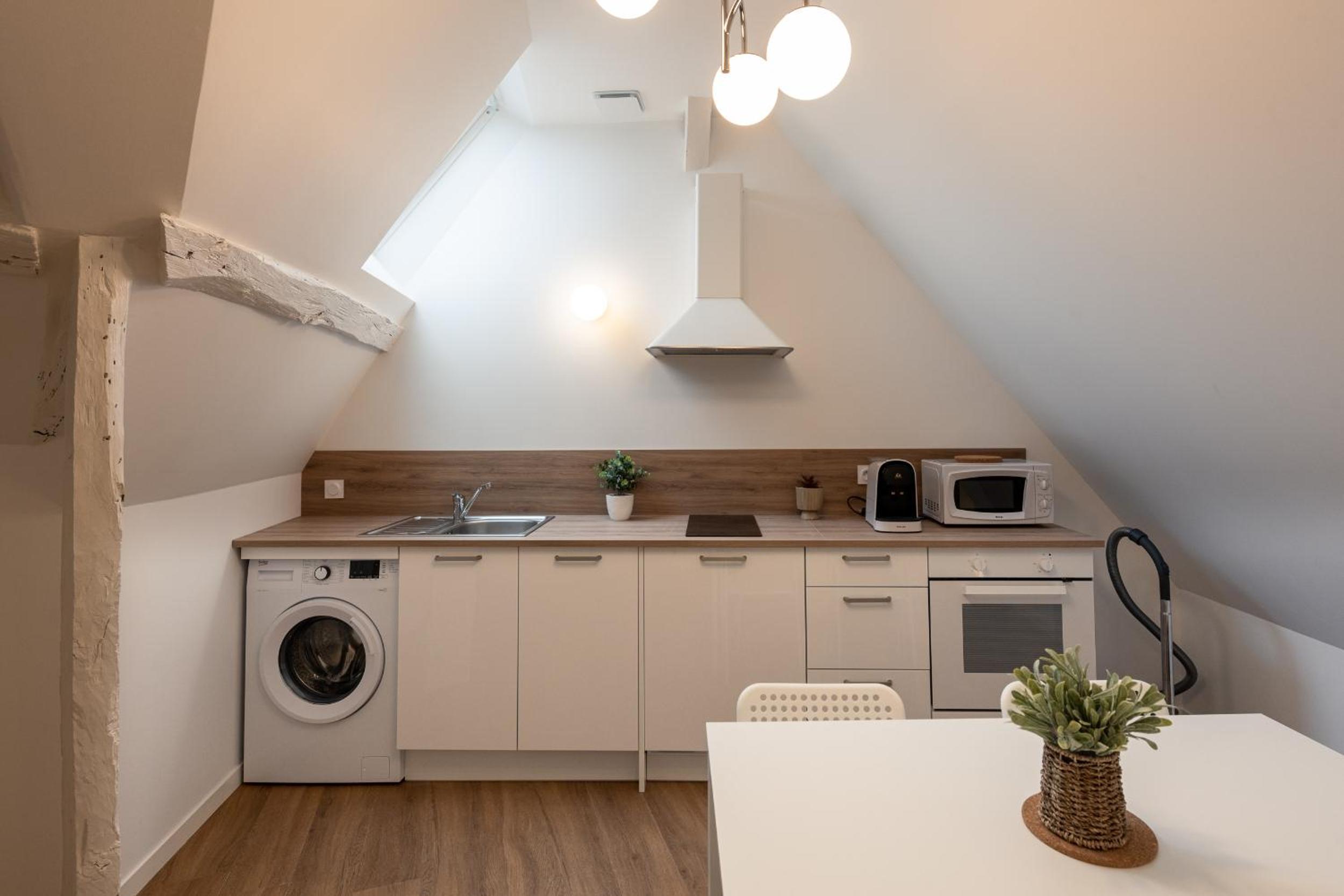 One-Bedroom Apartment - Photo 4