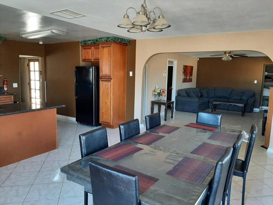 Three-Bedroom House - Photo 8