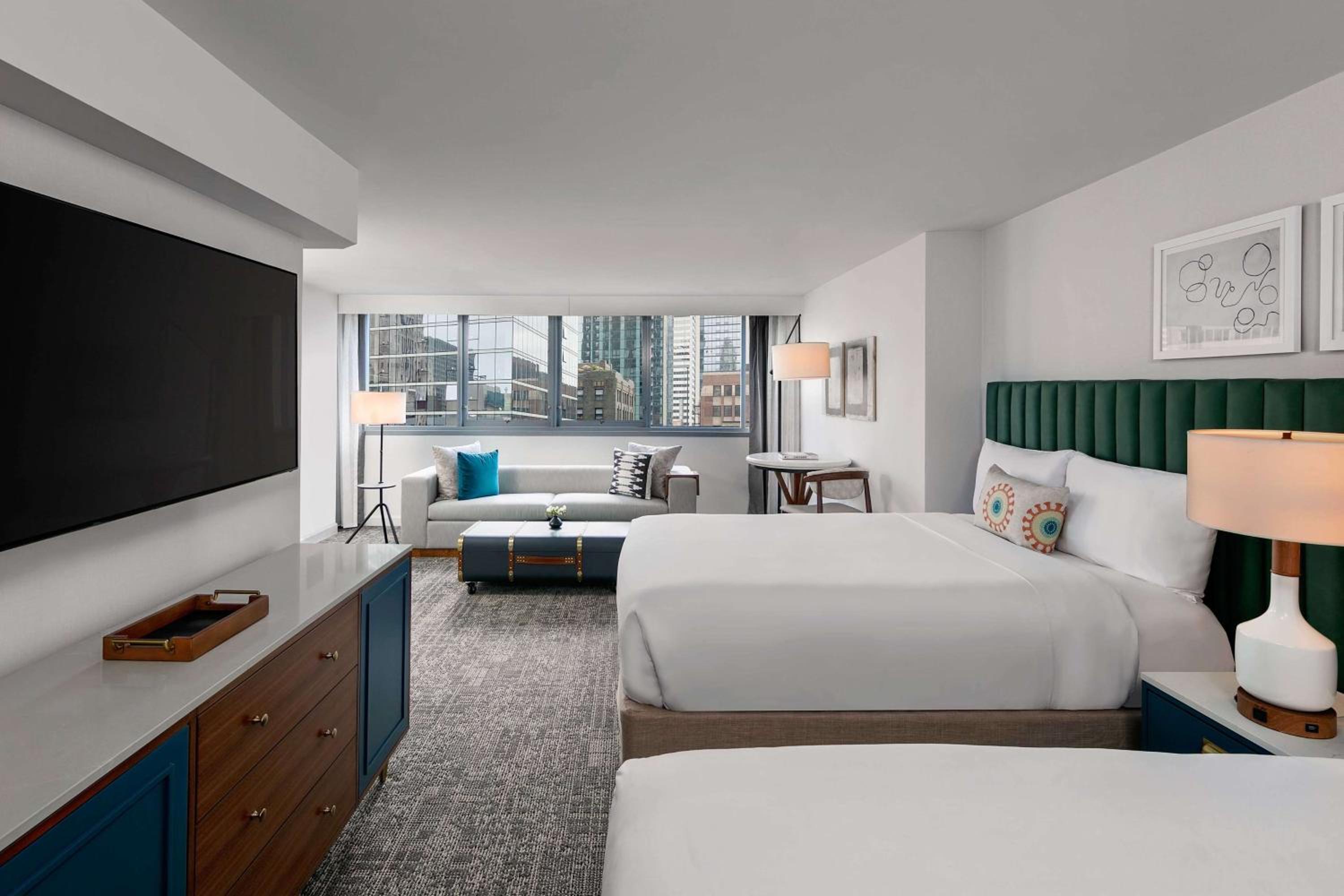 Deluxe Queen Room with Two Queen Beds (Non Smoking) (Accessible)