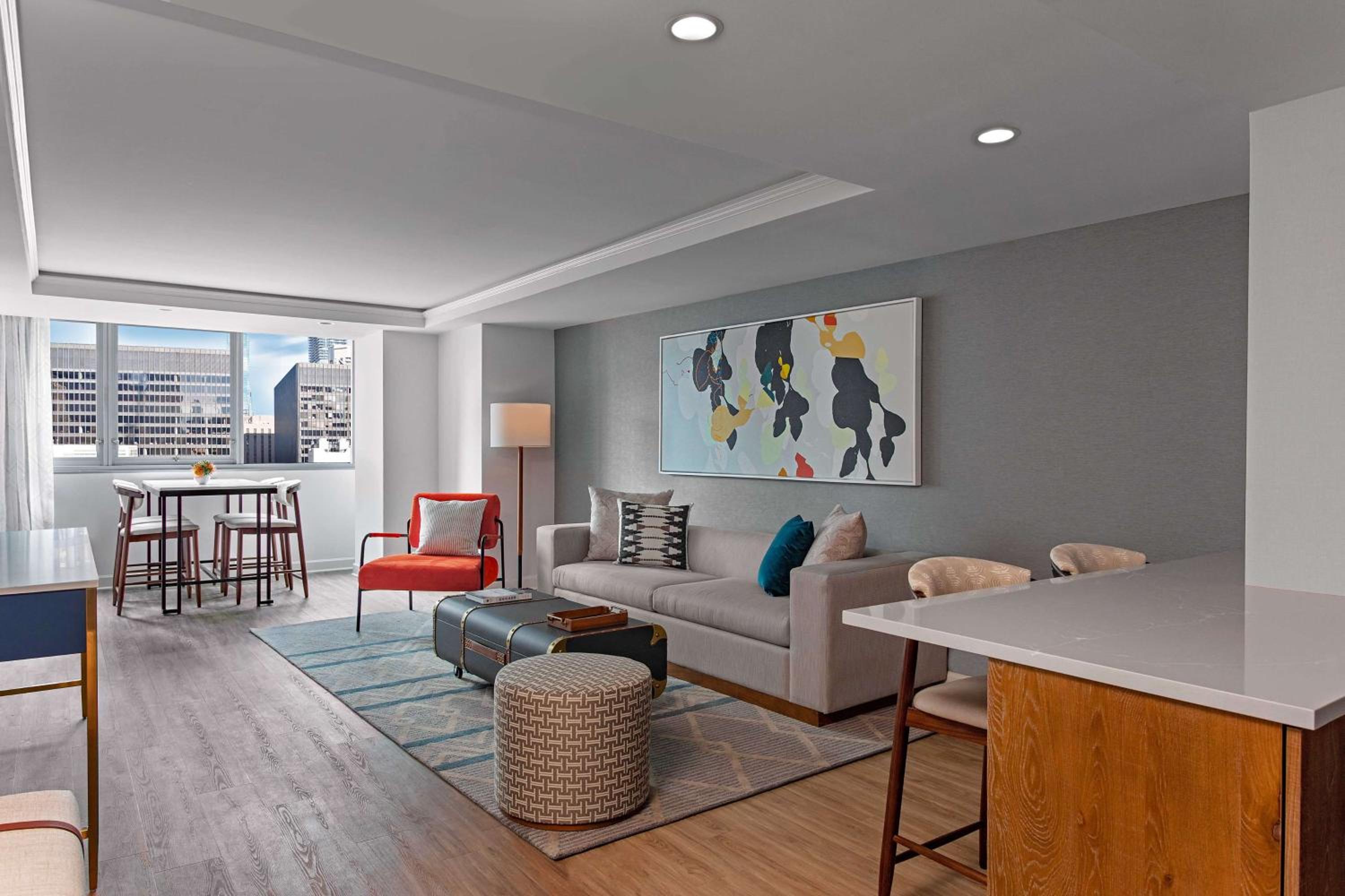 One-Bedroom Royal Suite thumbnail 5