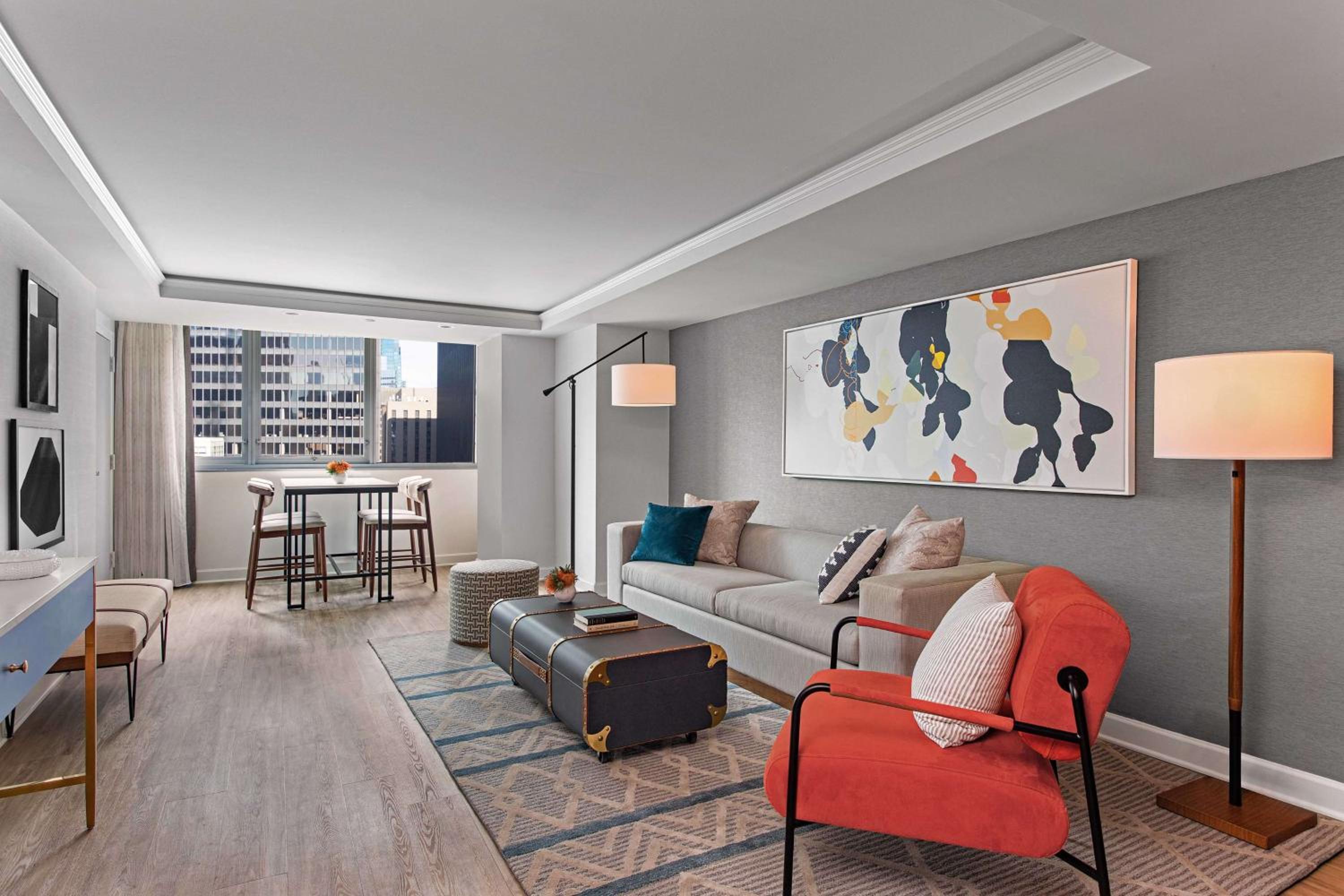 One-Bedroom Royal Suite thumbnail 6