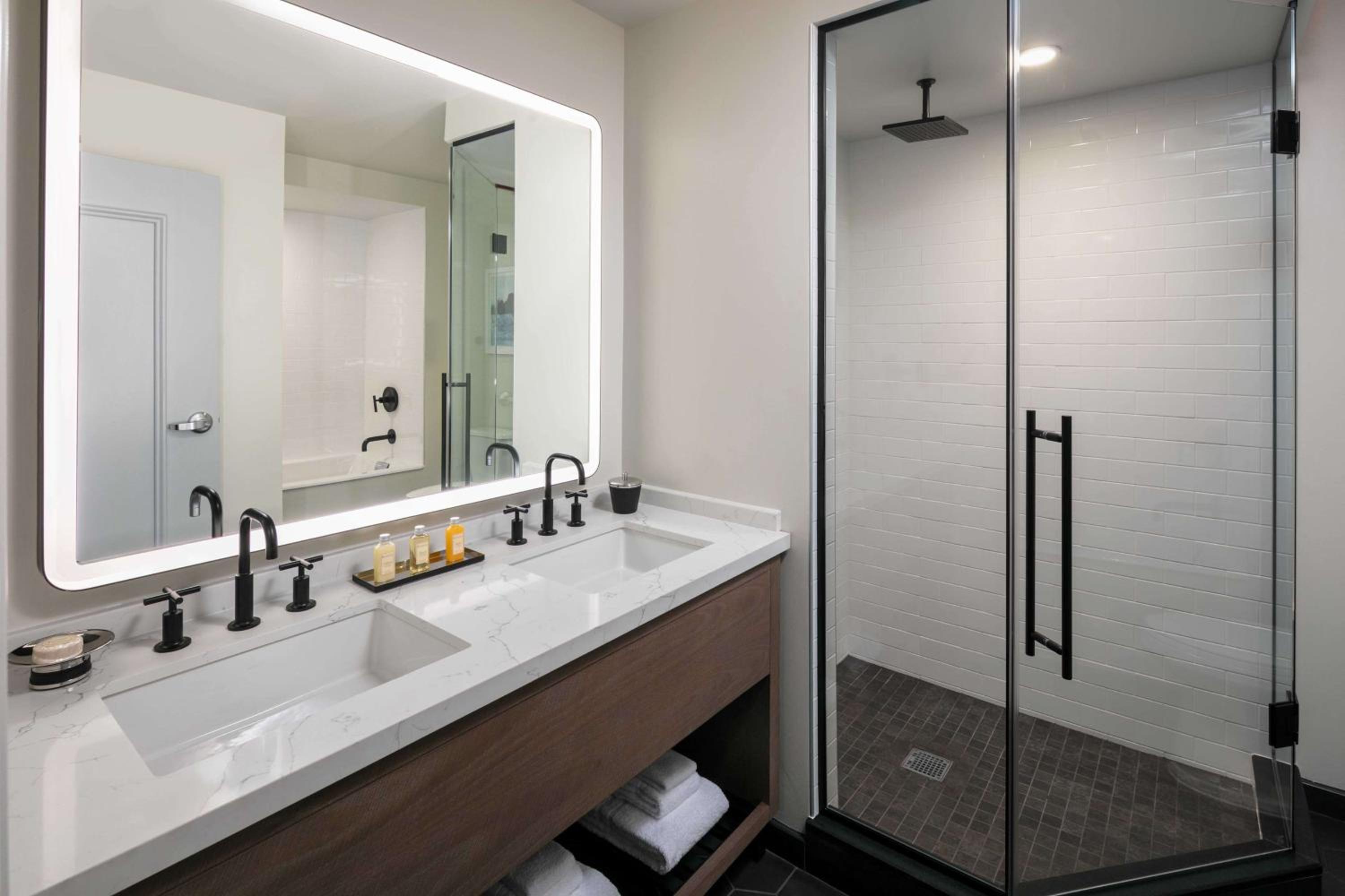 One-Bedroom Royal Suite