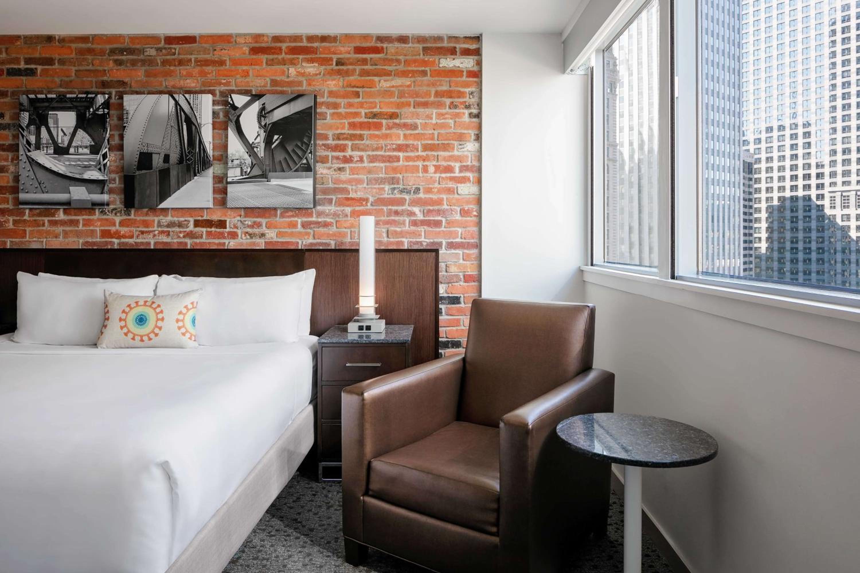 One-Bedroom Lasalle Suite