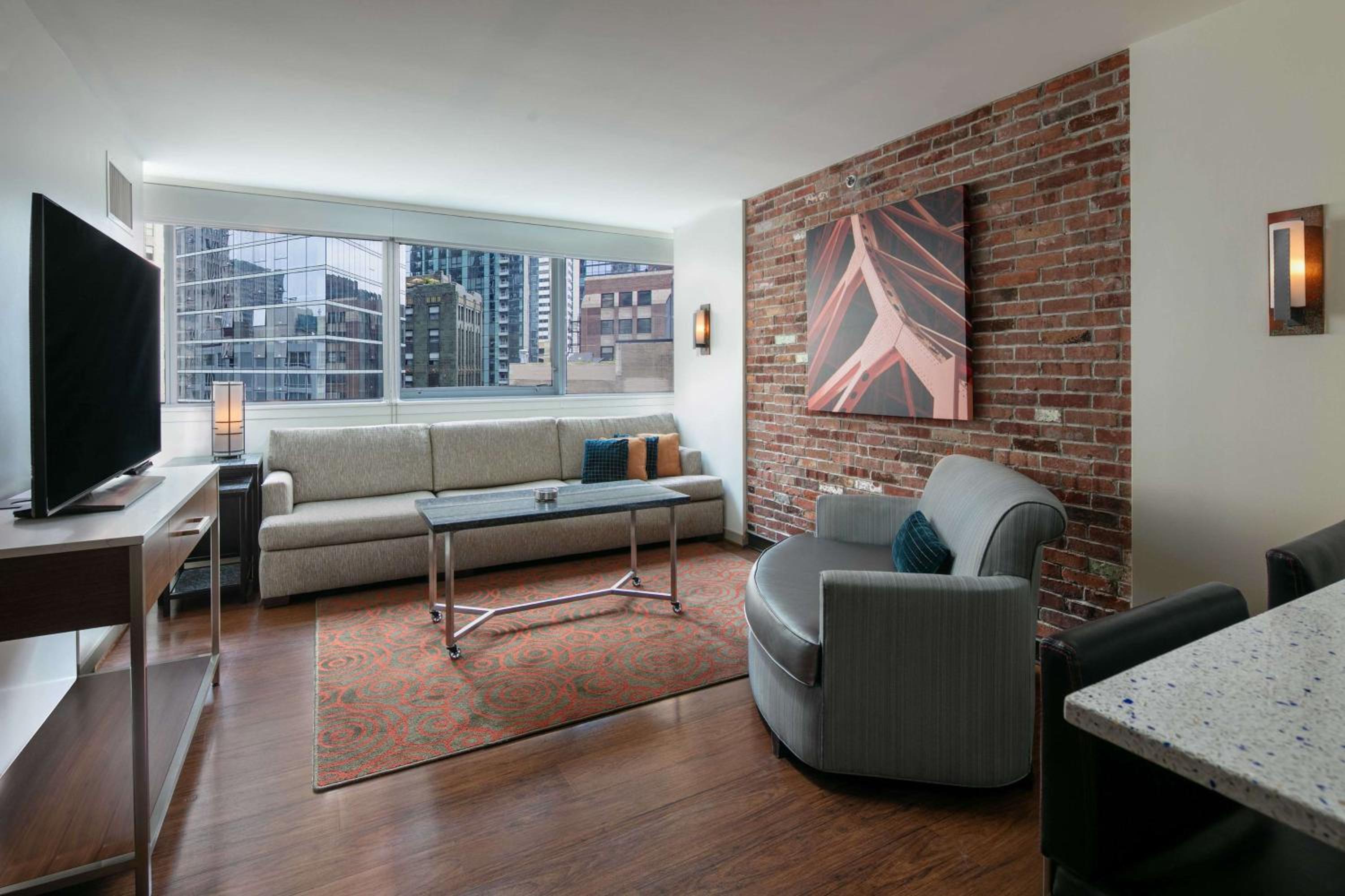 One-Bedroom Lasalle Suite
