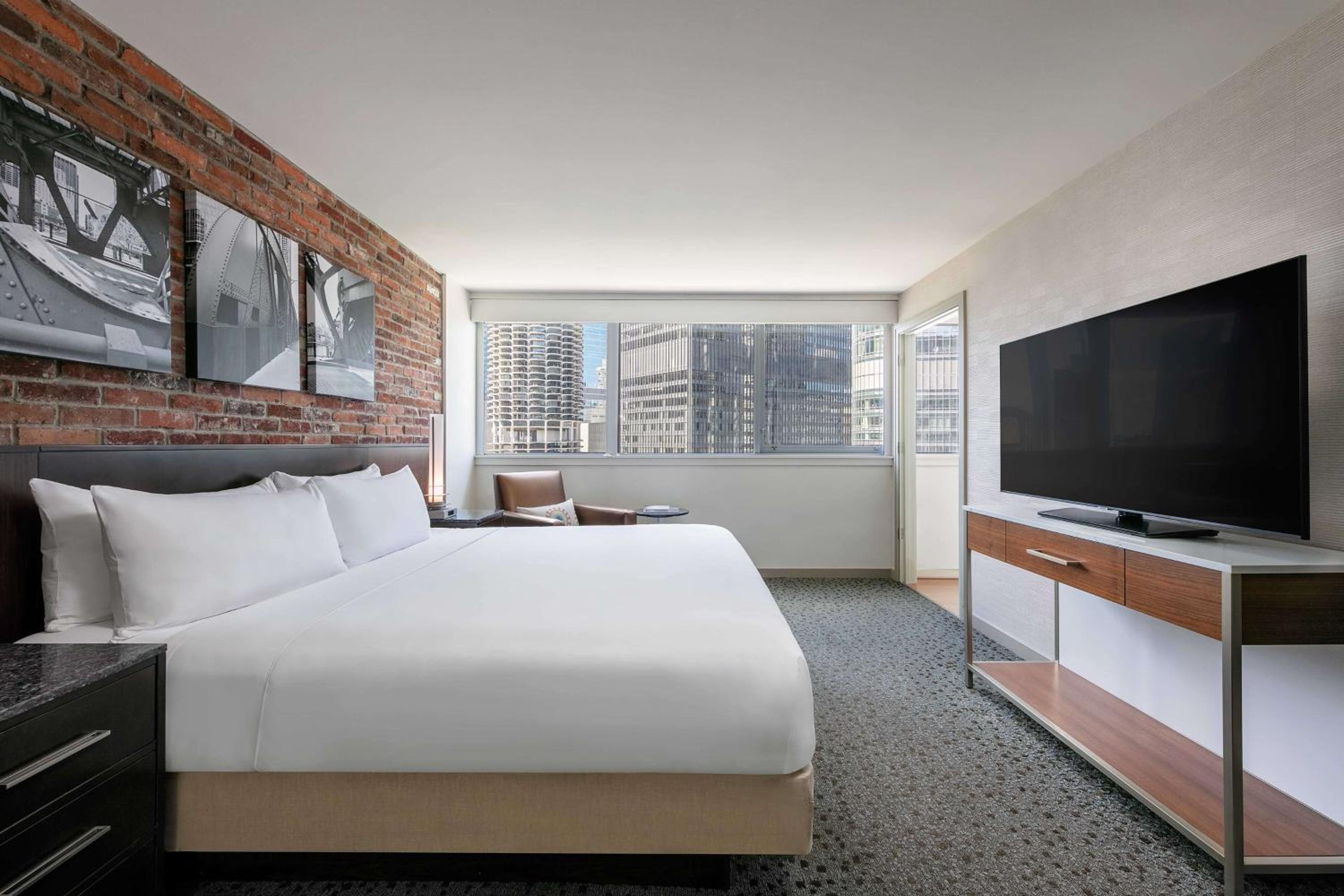 One-Bedroom Lasalle Suite