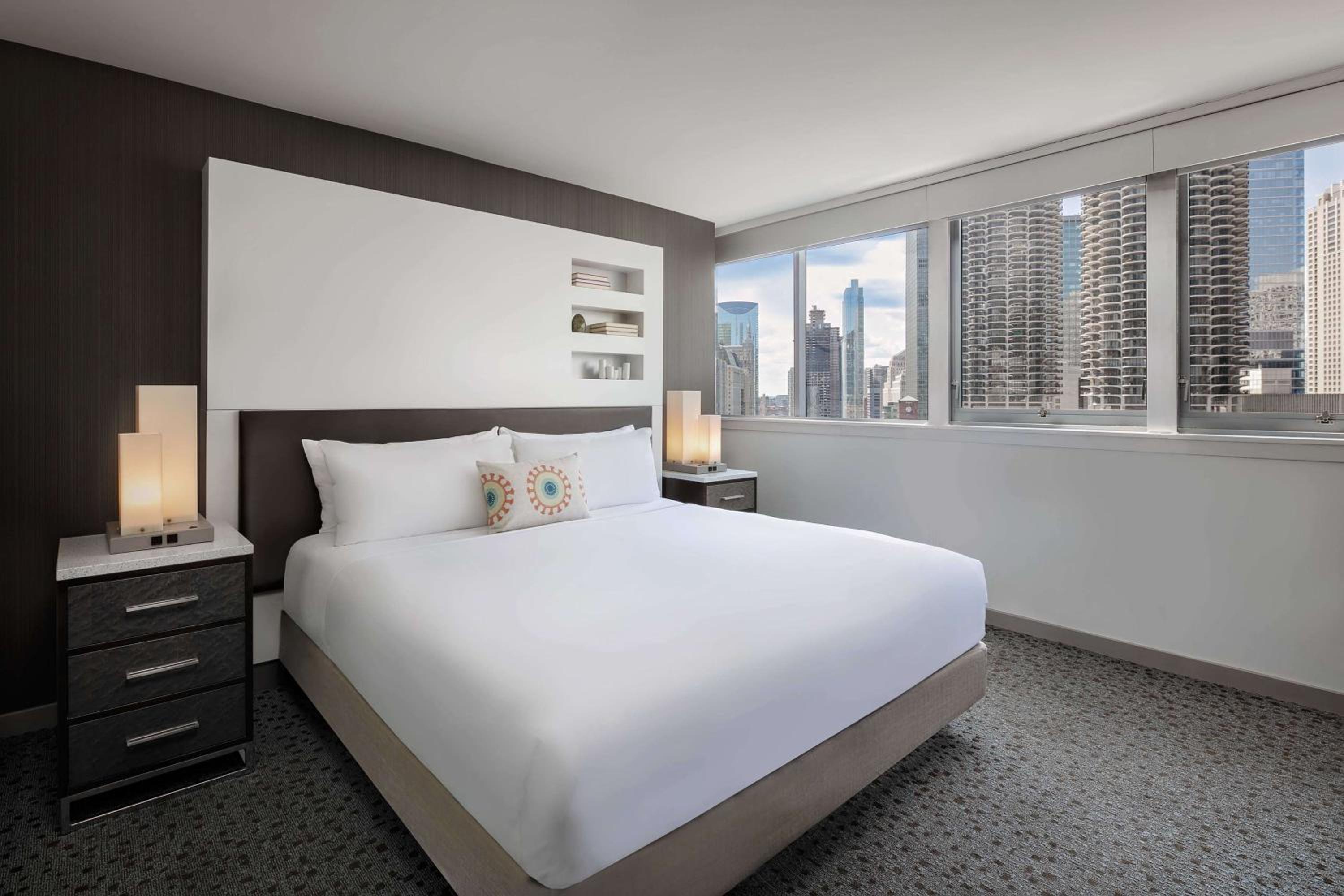 One Bedroom State Suite - King