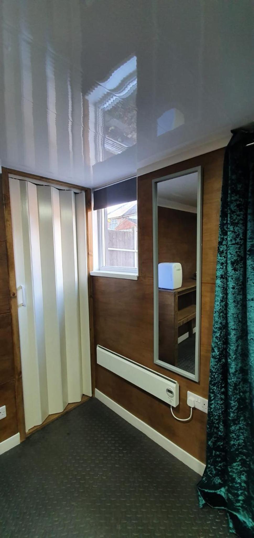 One-Bedroom Apartment - Photo 3