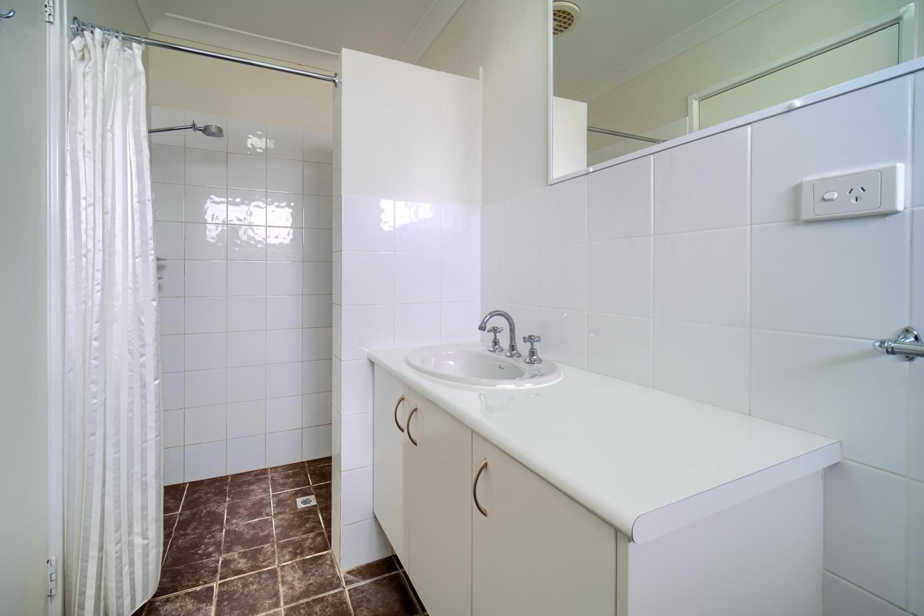 3 Bedroom Apartment photo 2